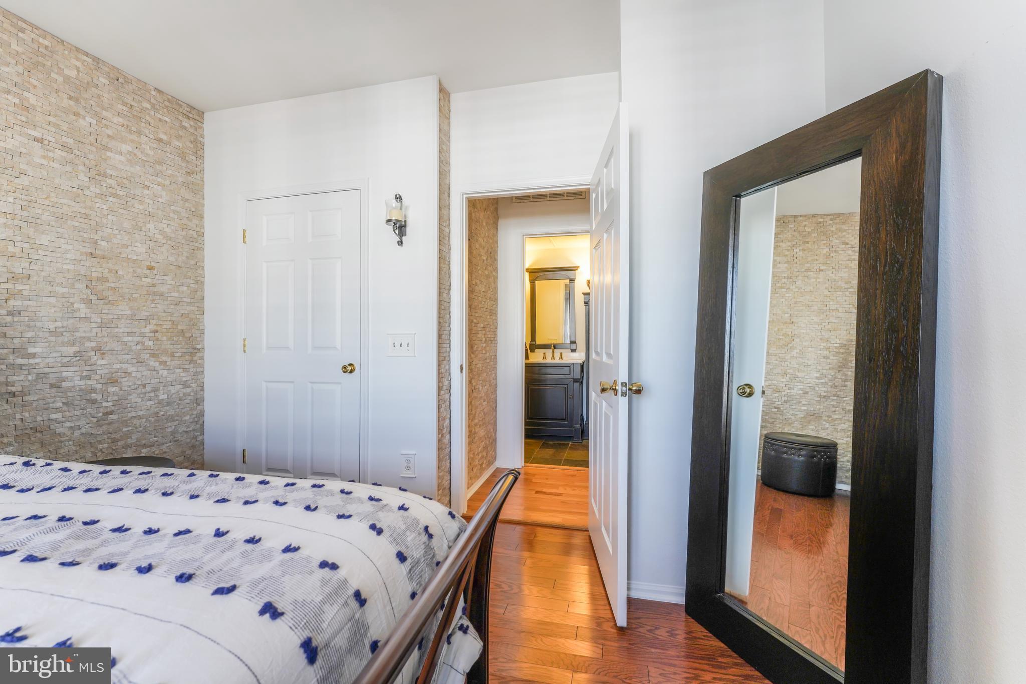 GATES OF MCLEAN - Residential