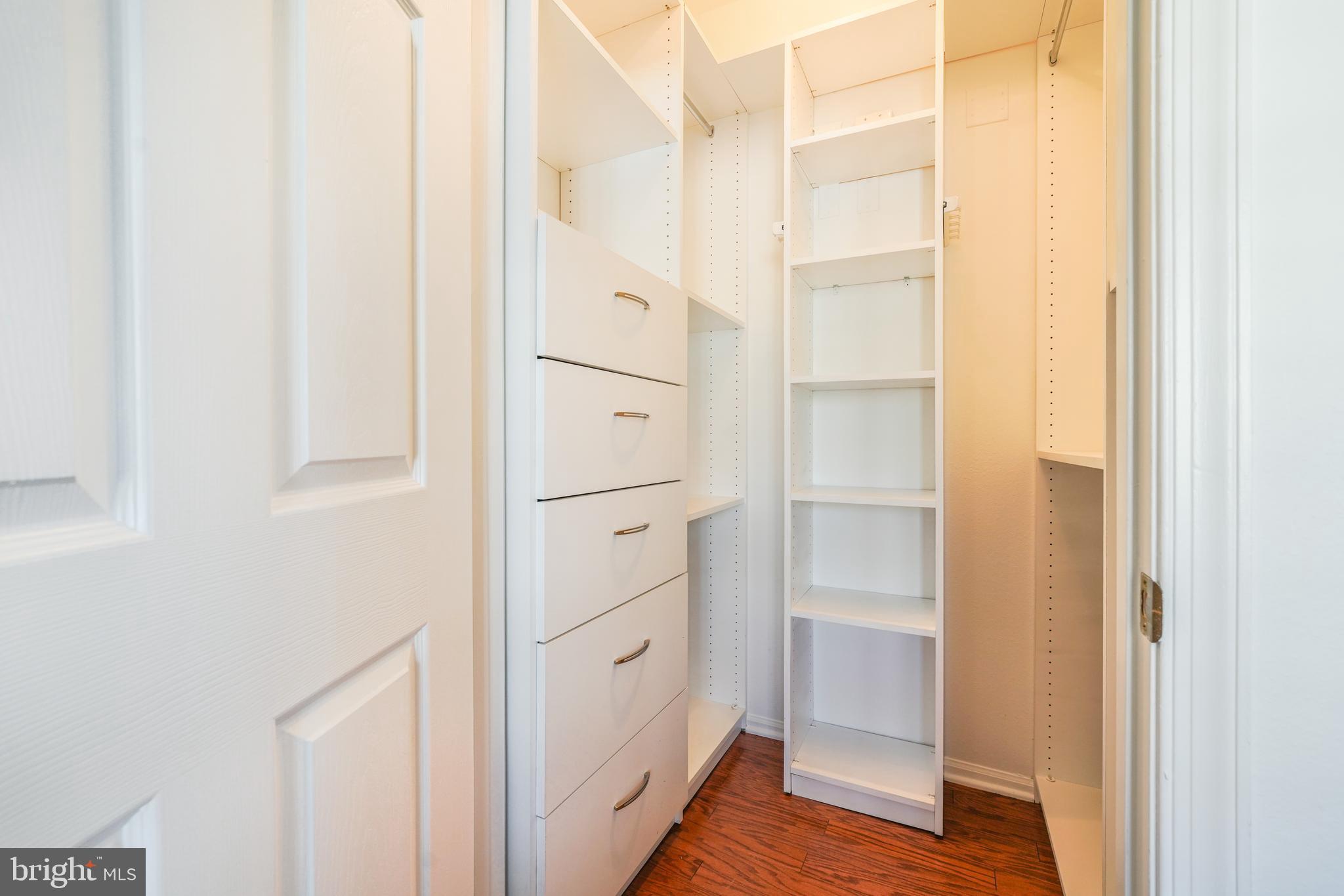 GATES OF MCLEAN - Residential