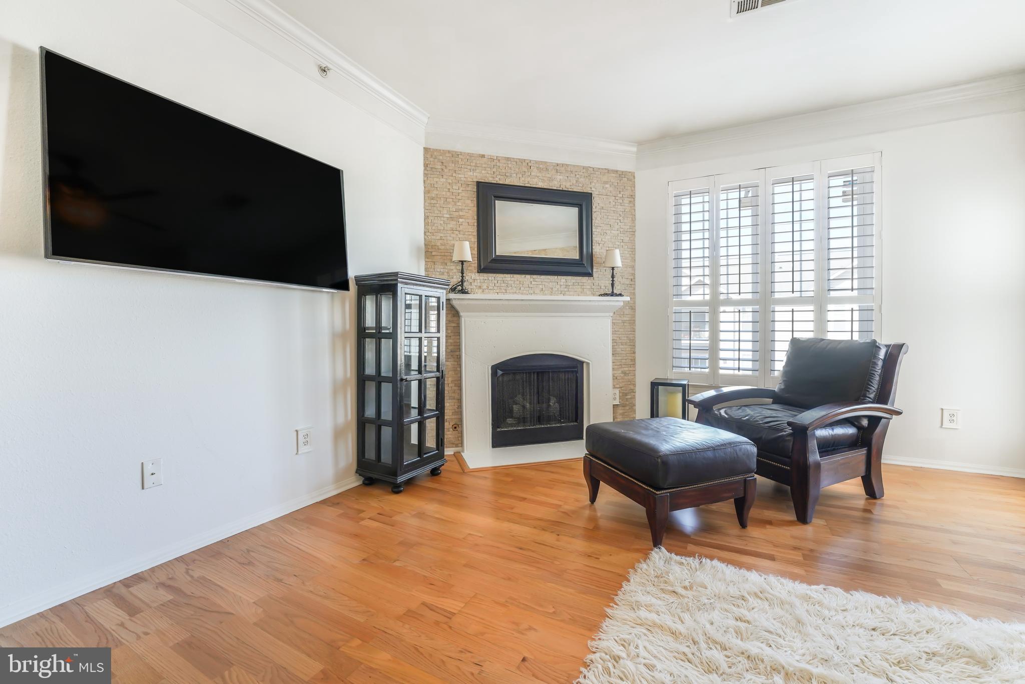 GATES OF MCLEAN - Residential