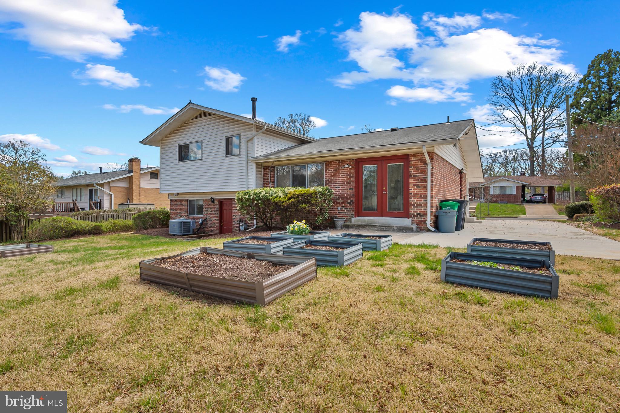 WALBROOKE MANOR - Residential