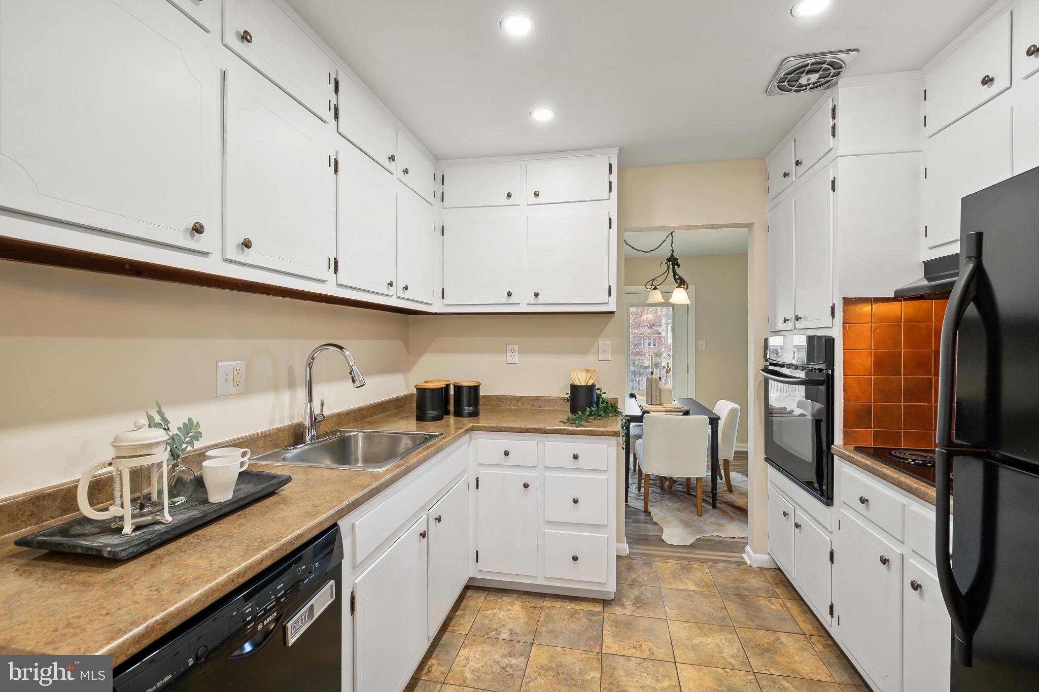 WALBROOKE MANOR - Residential