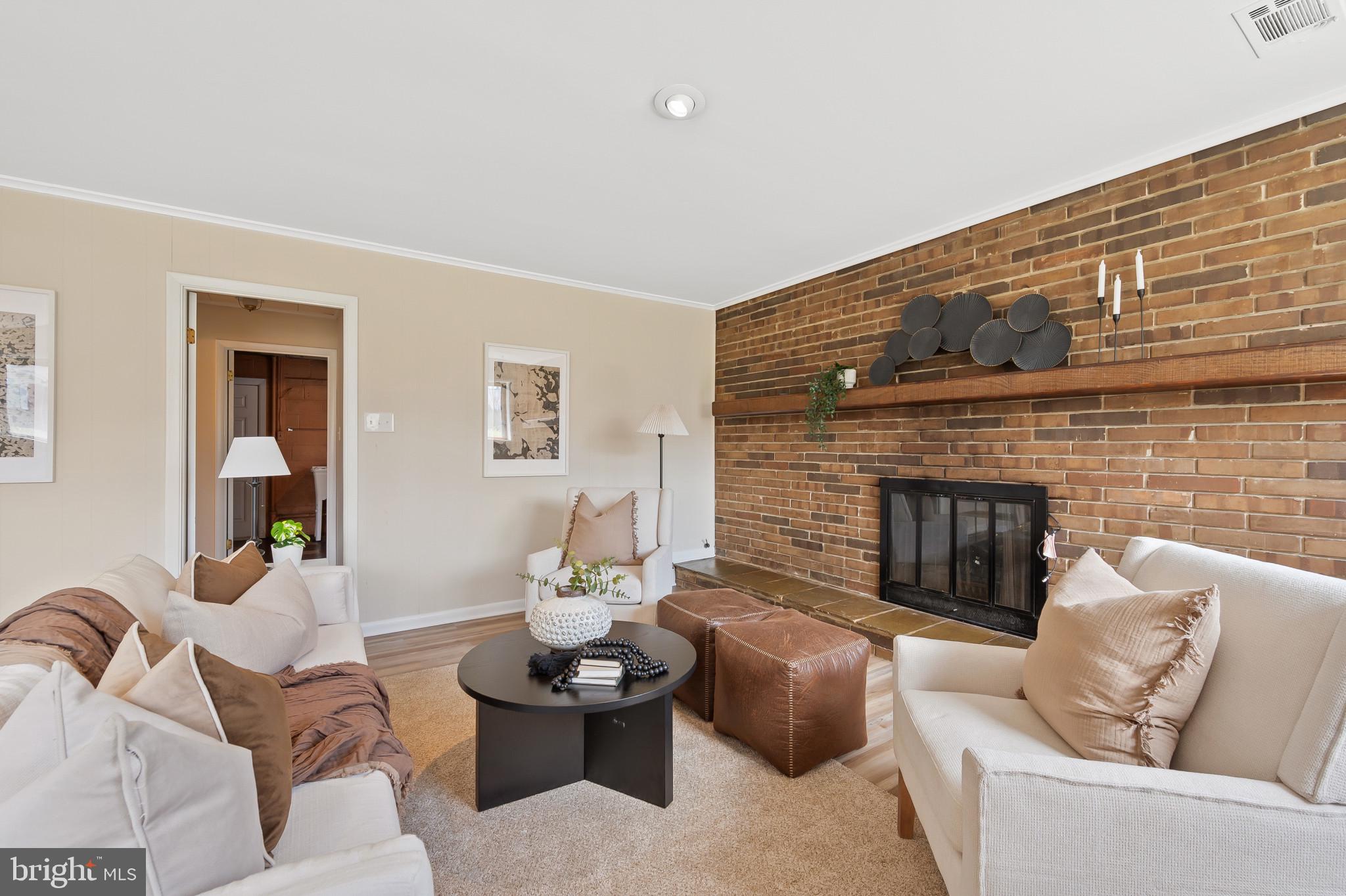 WALBROOKE MANOR - Residential