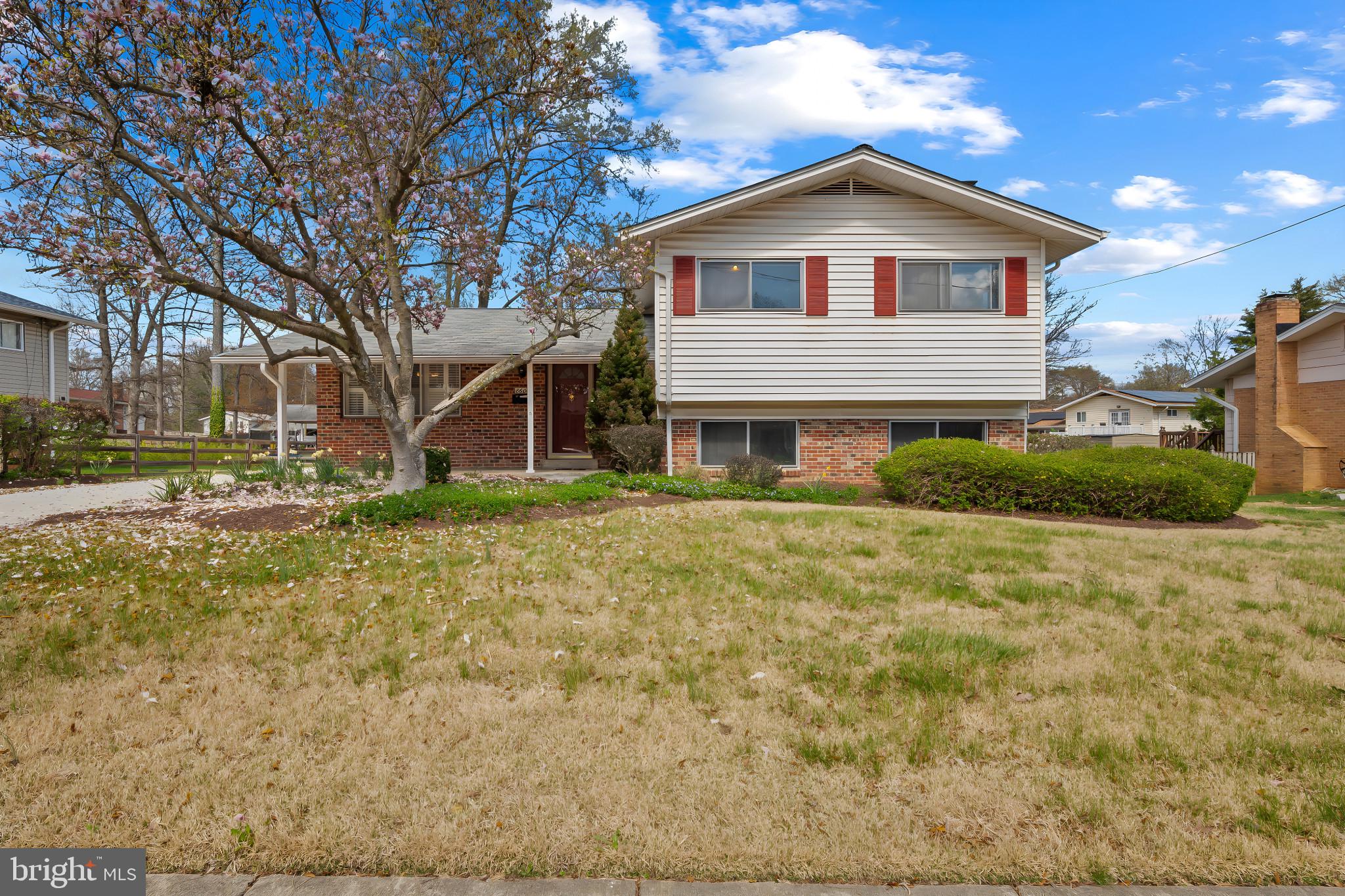 WALBROOKE MANOR - Residential
