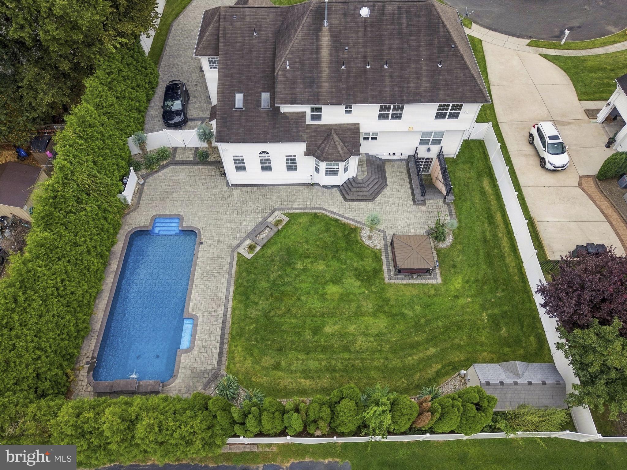 4 ALISON COURT