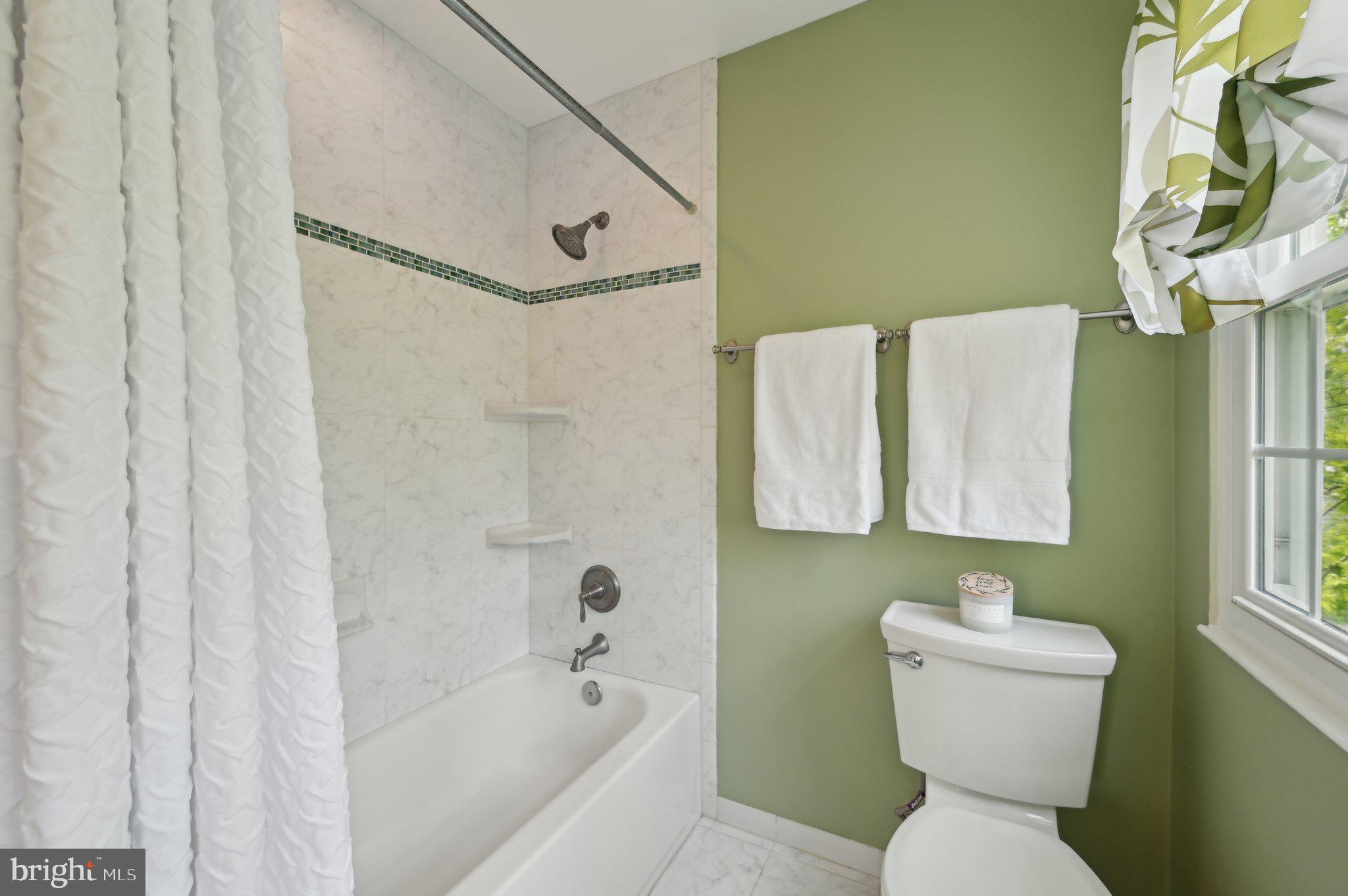 SILVER SPRING CNTRY CLUB - Residential