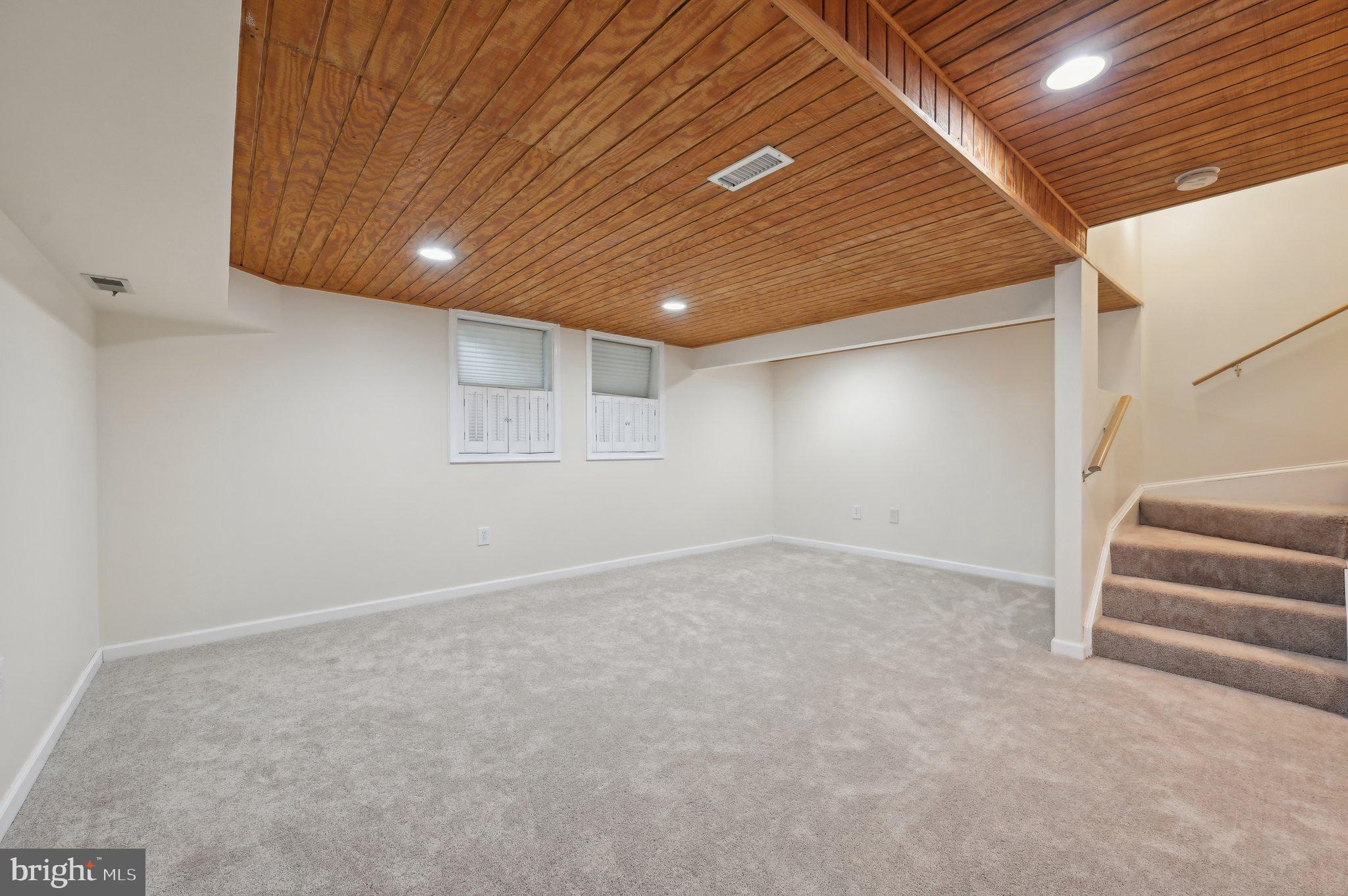 SILVER SPRING CNTRY CLUB - Residential