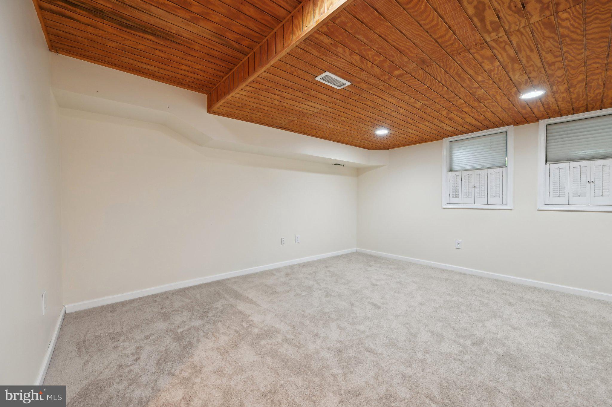 SILVER SPRING CNTRY CLUB - Residential