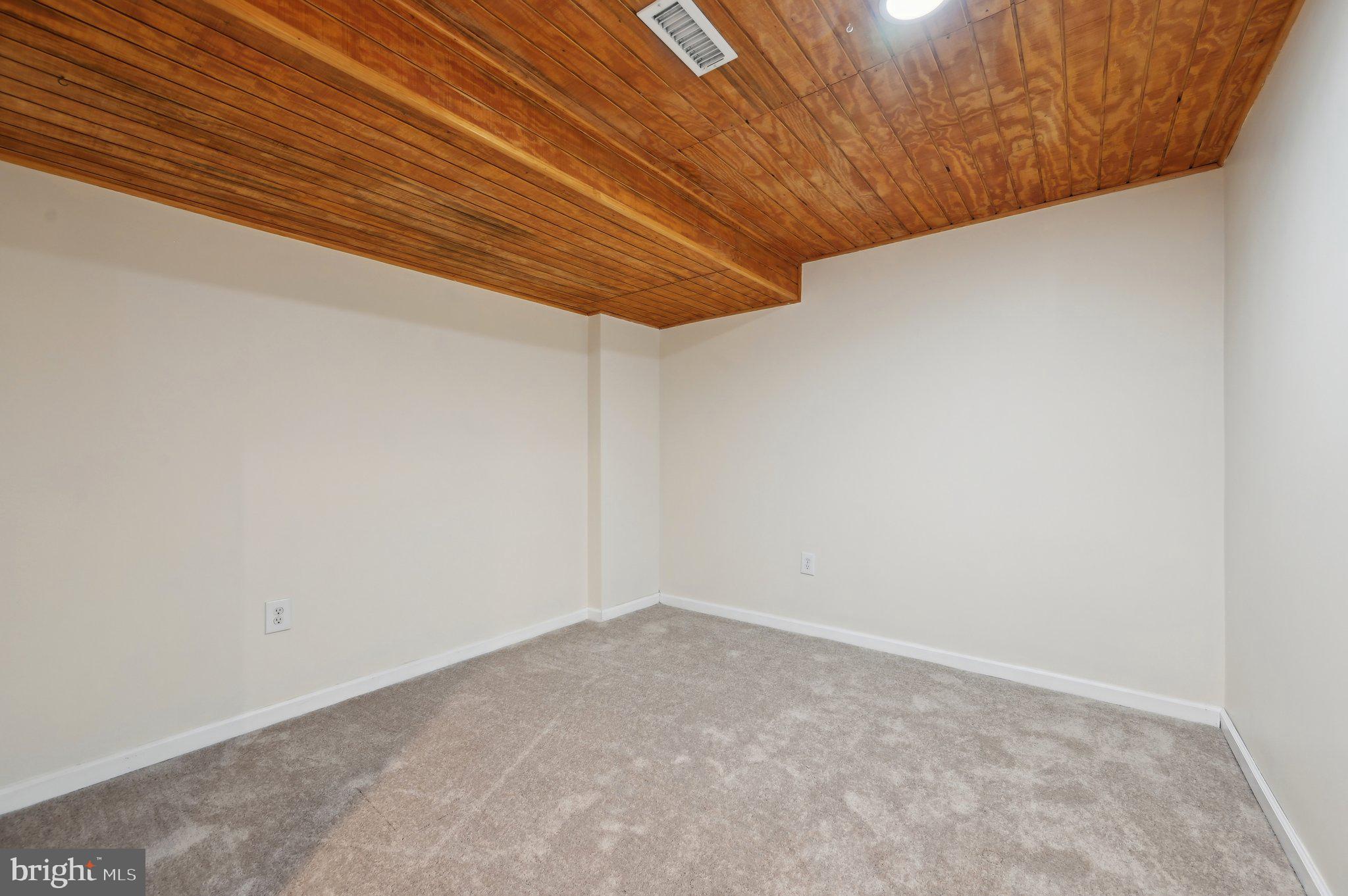 SILVER SPRING CNTRY CLUB - Residential