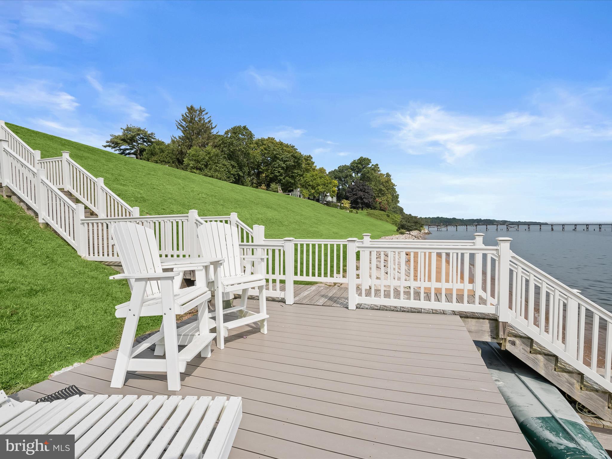 LAKE SHORE - Residential