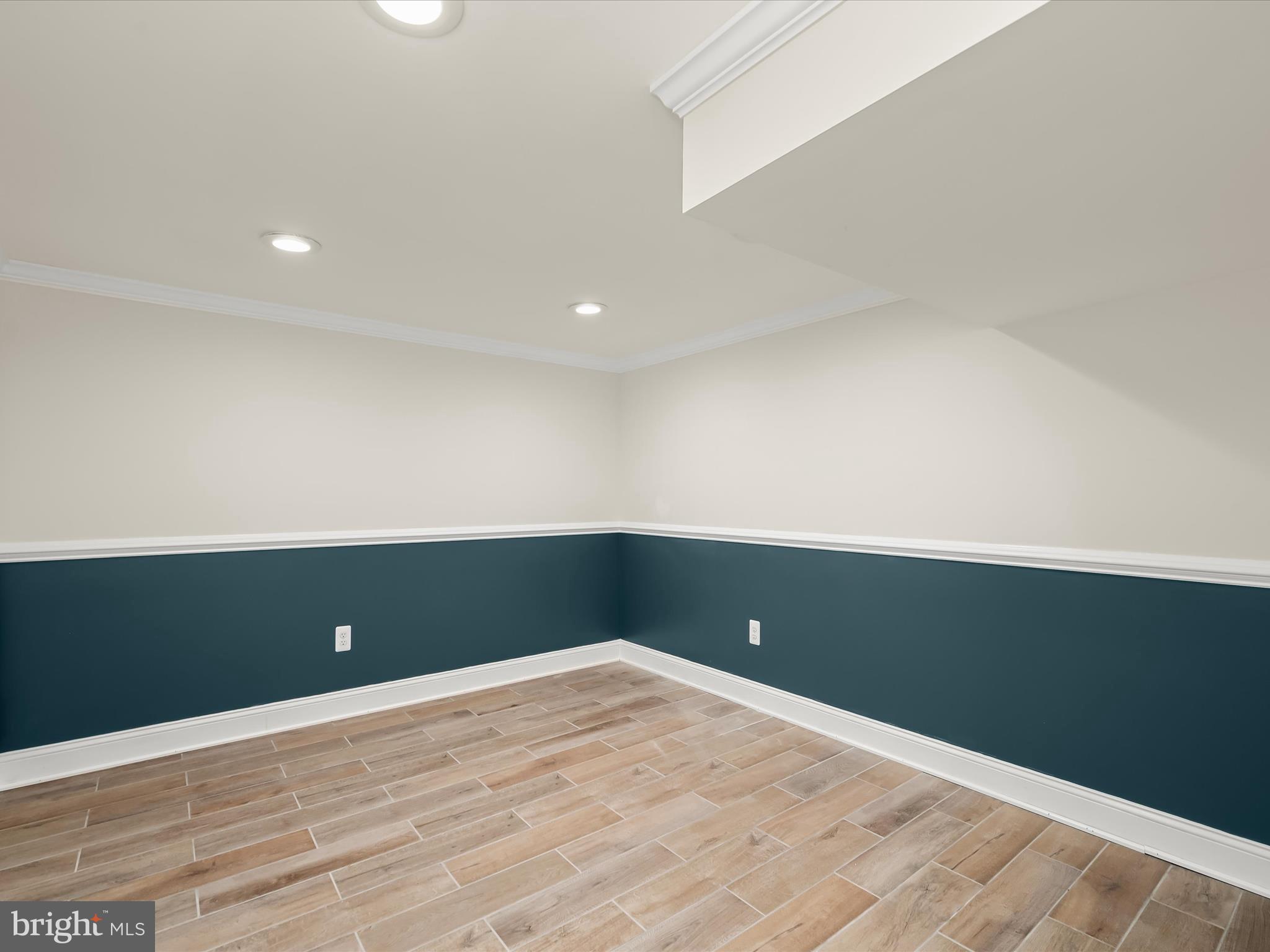 LAKE SHORE - Residential