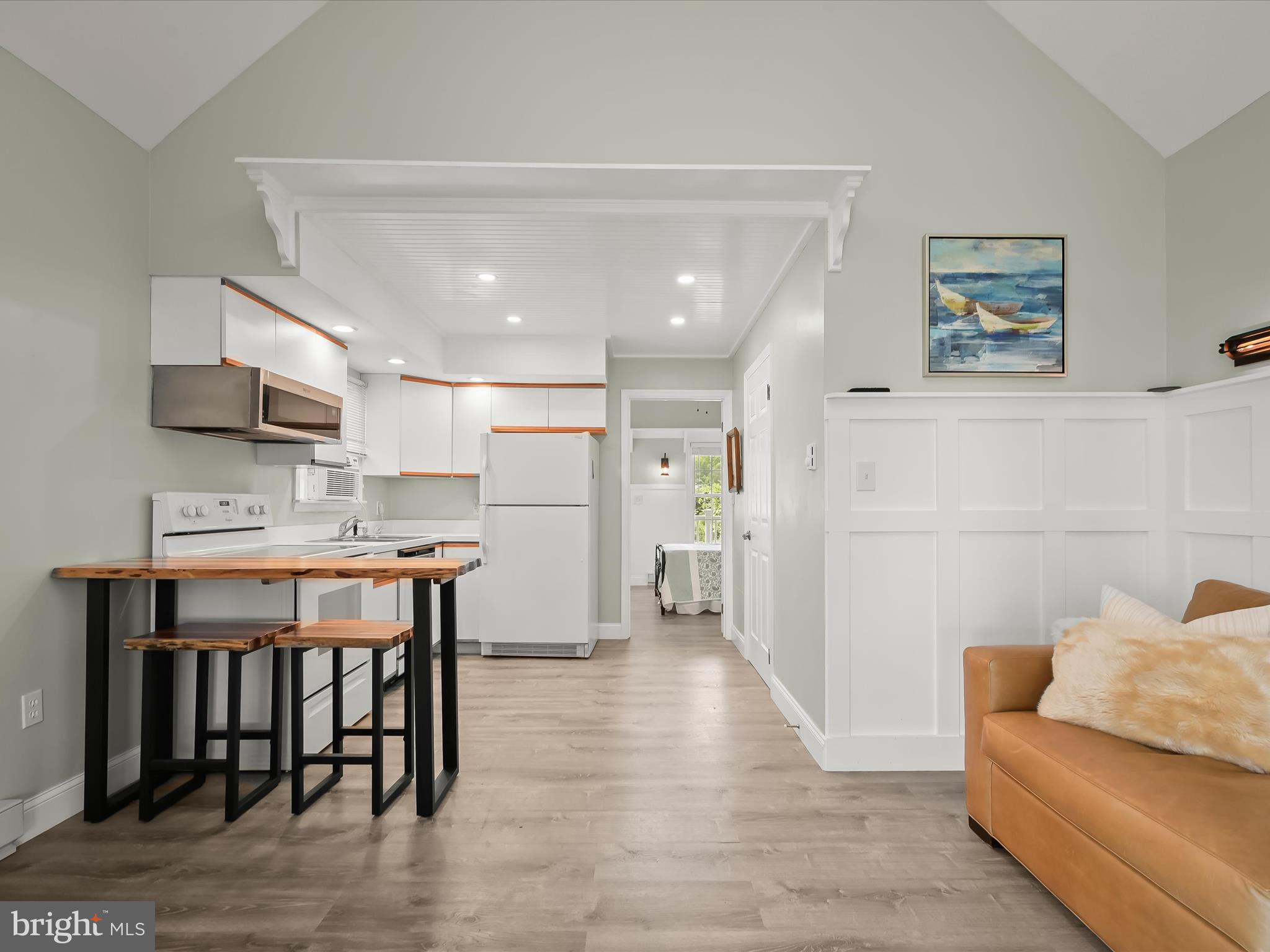 LAKE SHORE - Residential