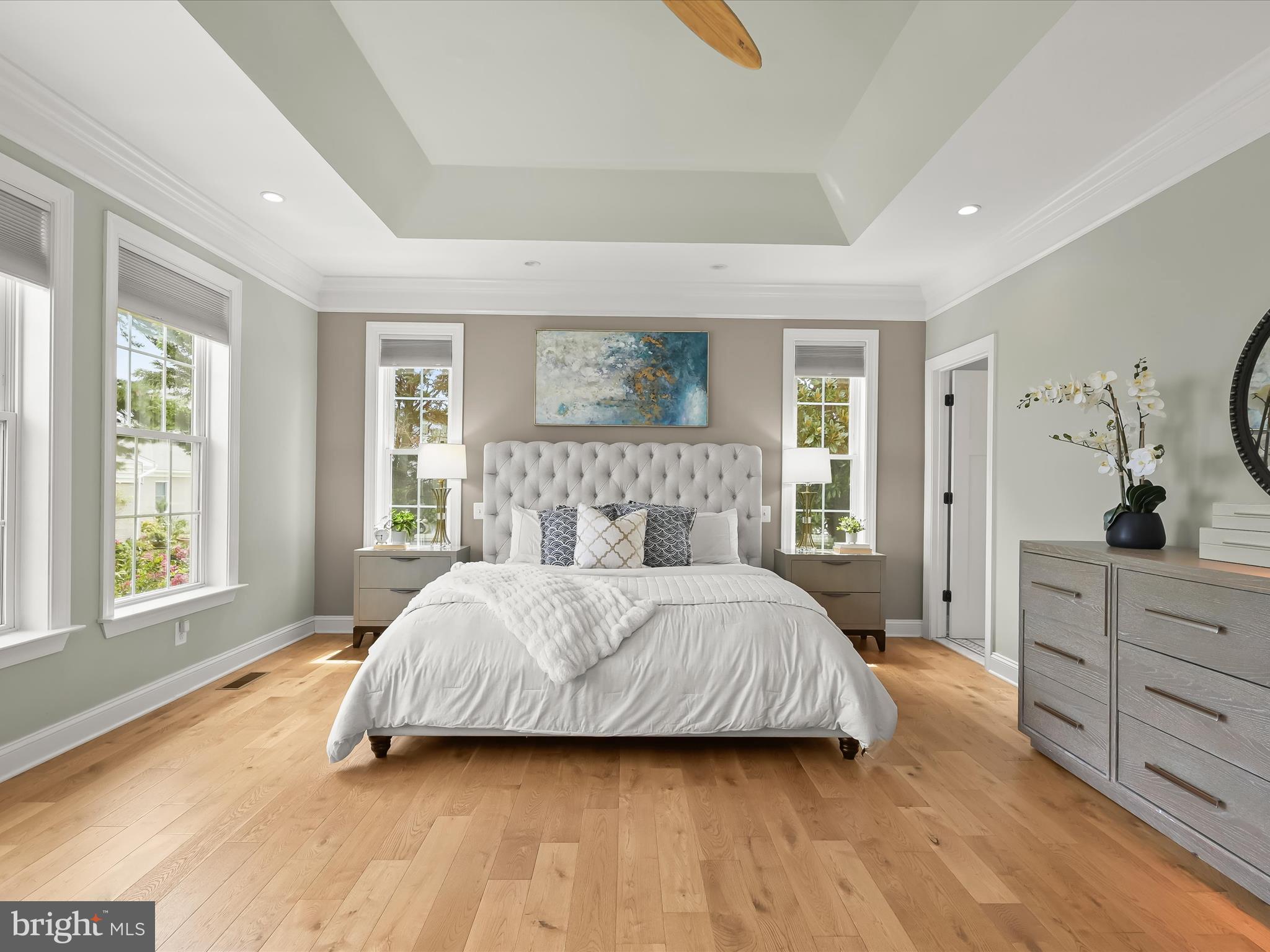 LAKE SHORE - Residential