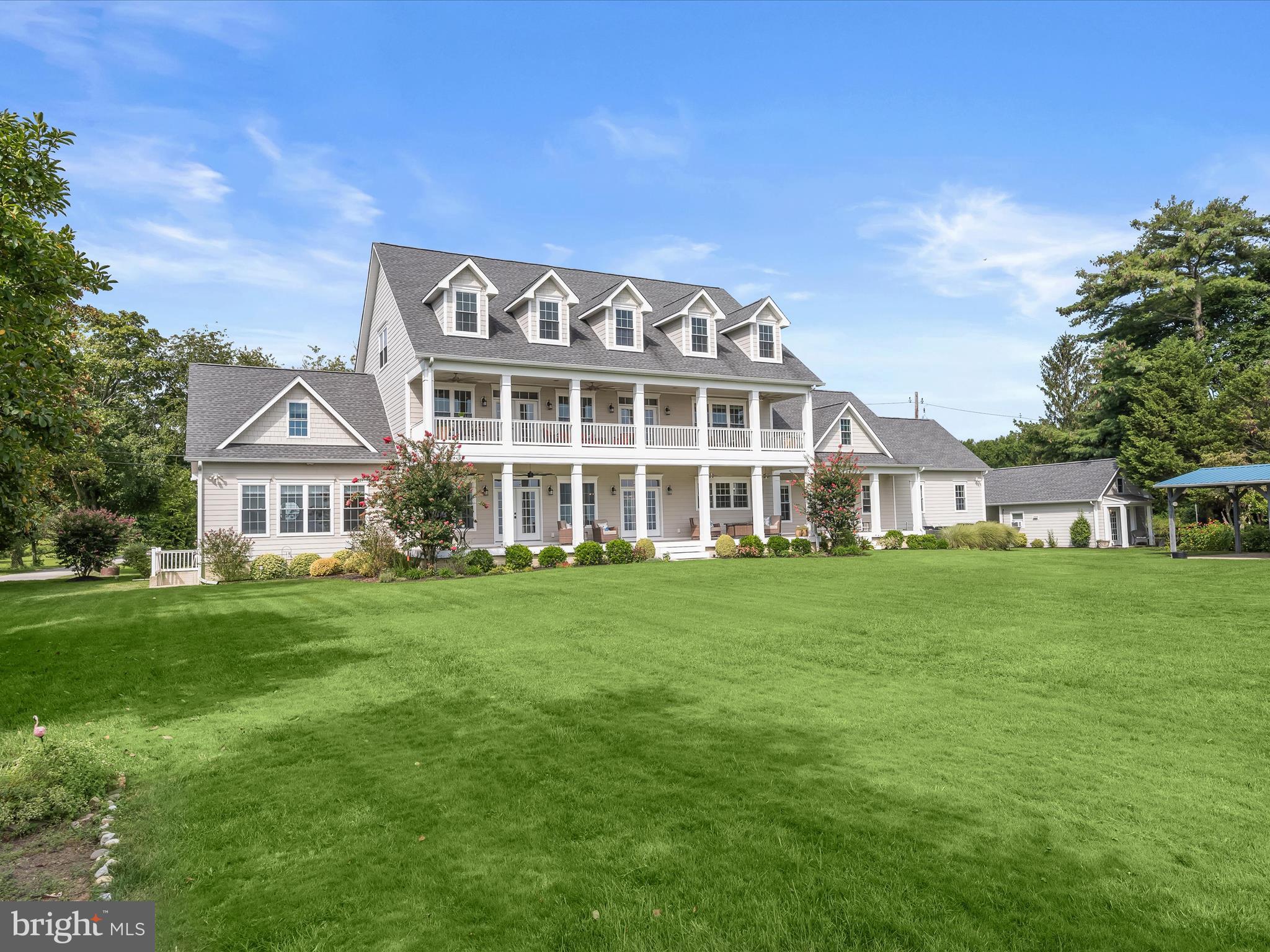 LAKE SHORE - Residential