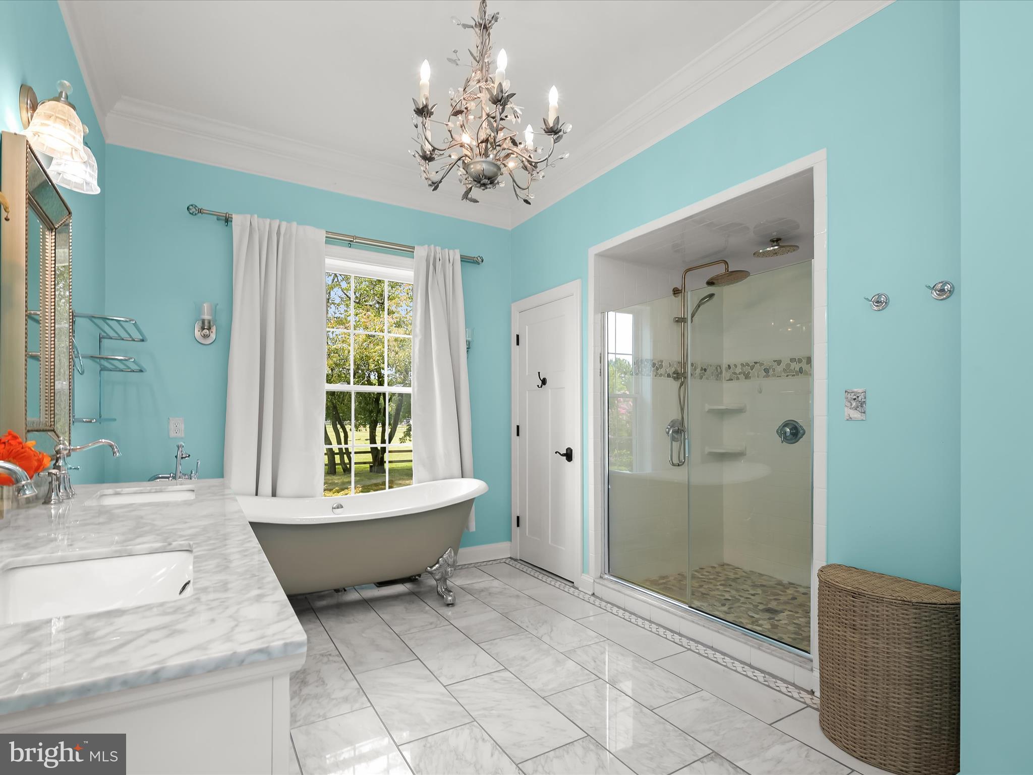 LAKE SHORE - Residential