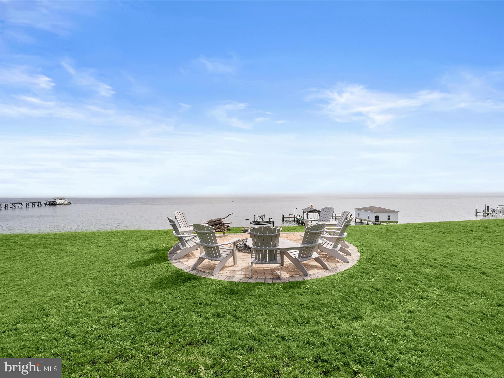 LAKE SHORE - Residential