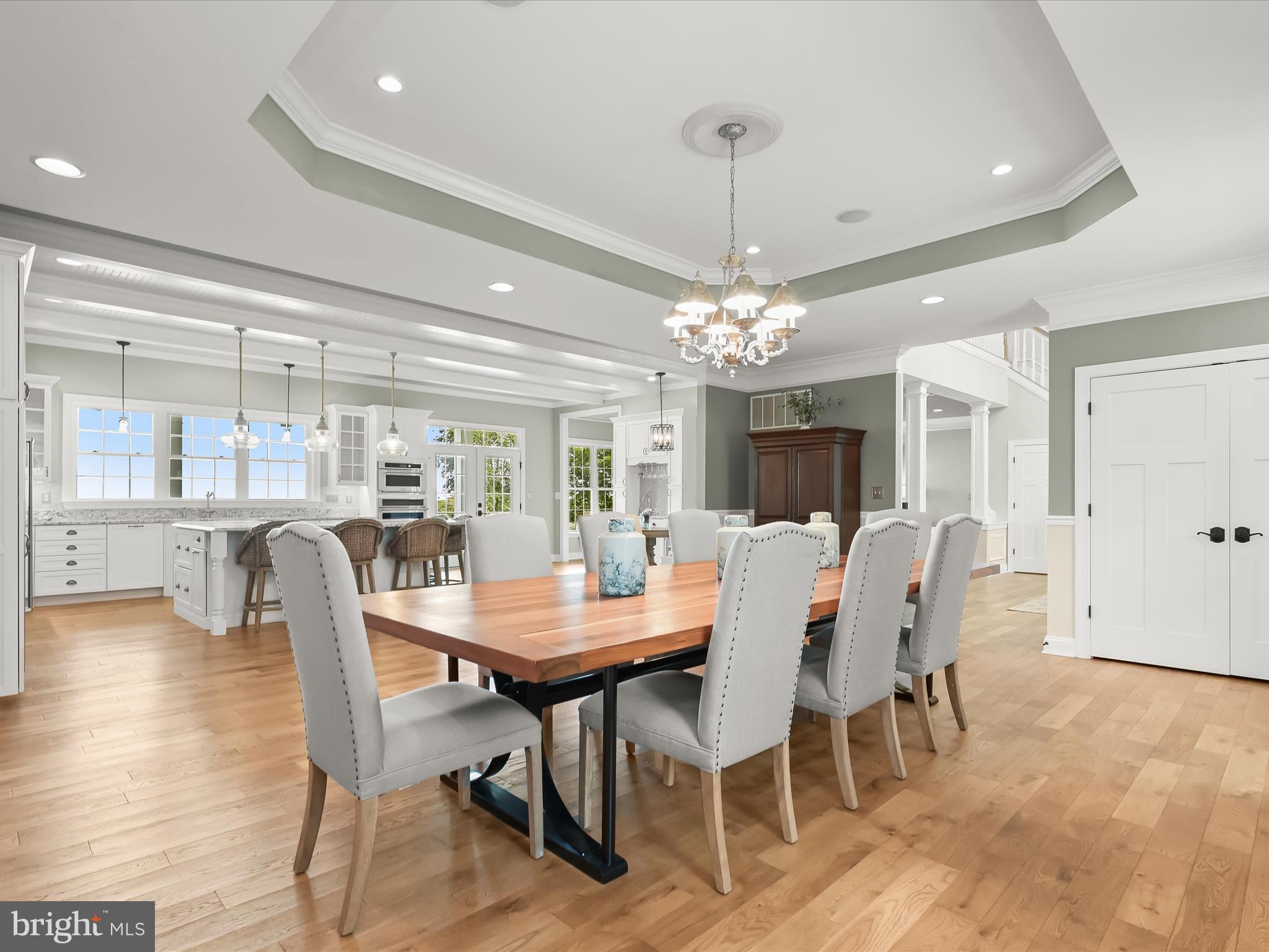 LAKE SHORE - Residential