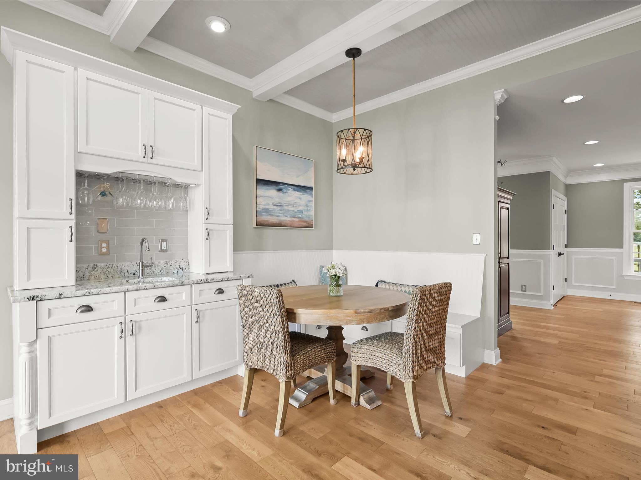 LAKE SHORE - Residential