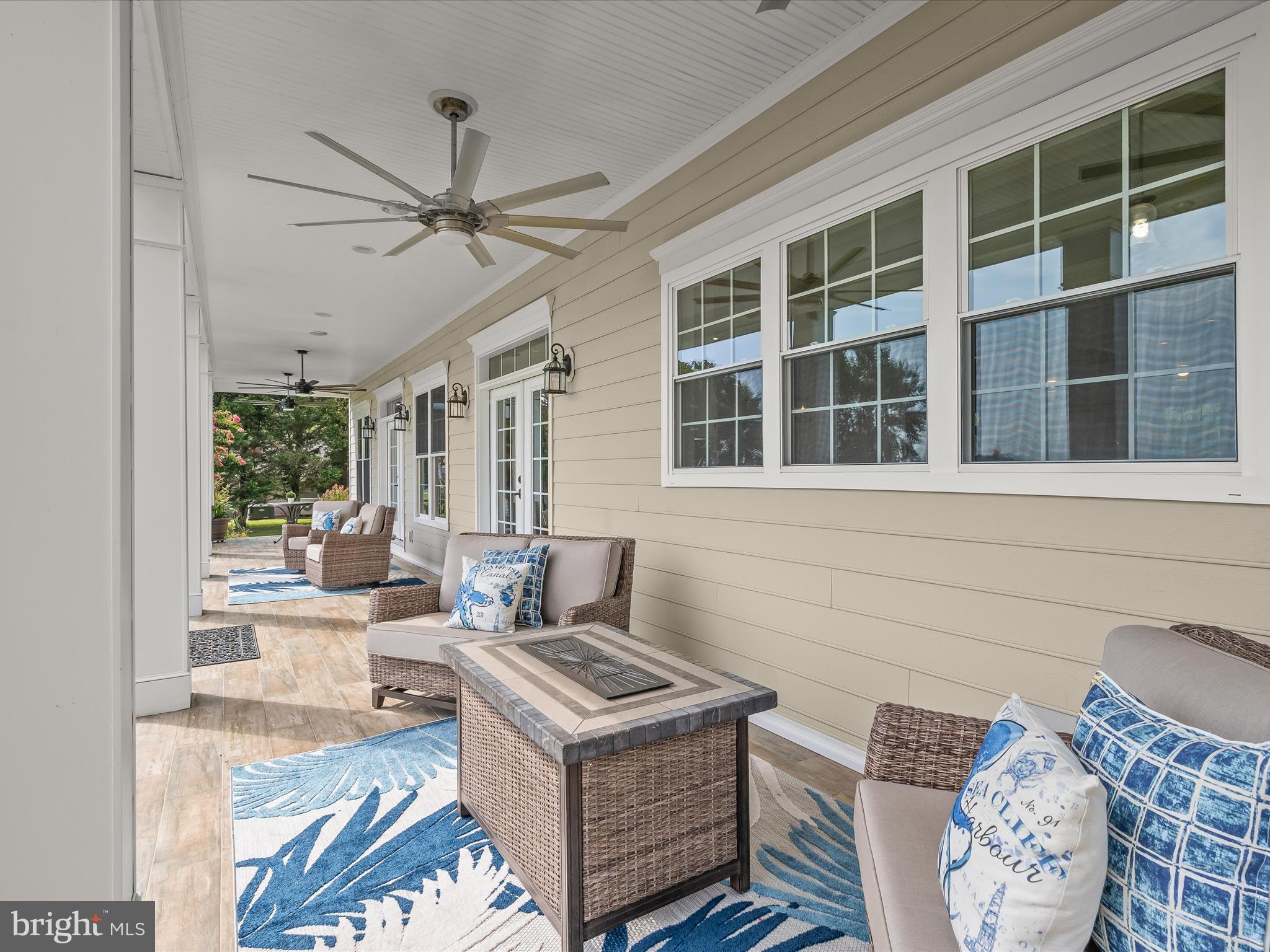 LAKE SHORE - Residential