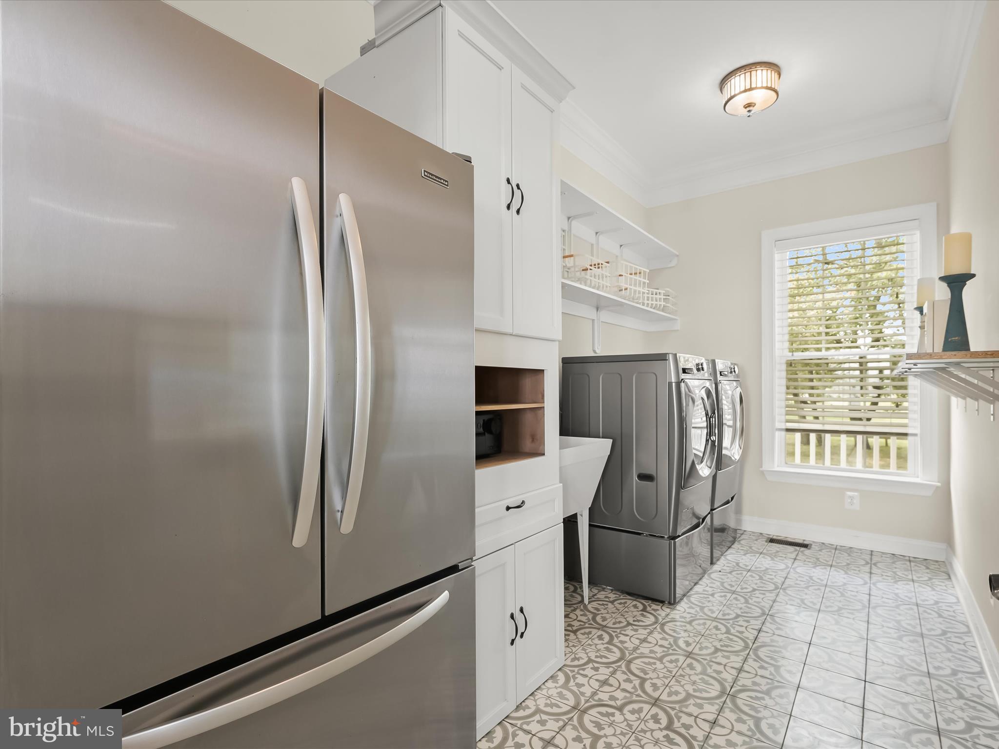 LAKE SHORE - Residential