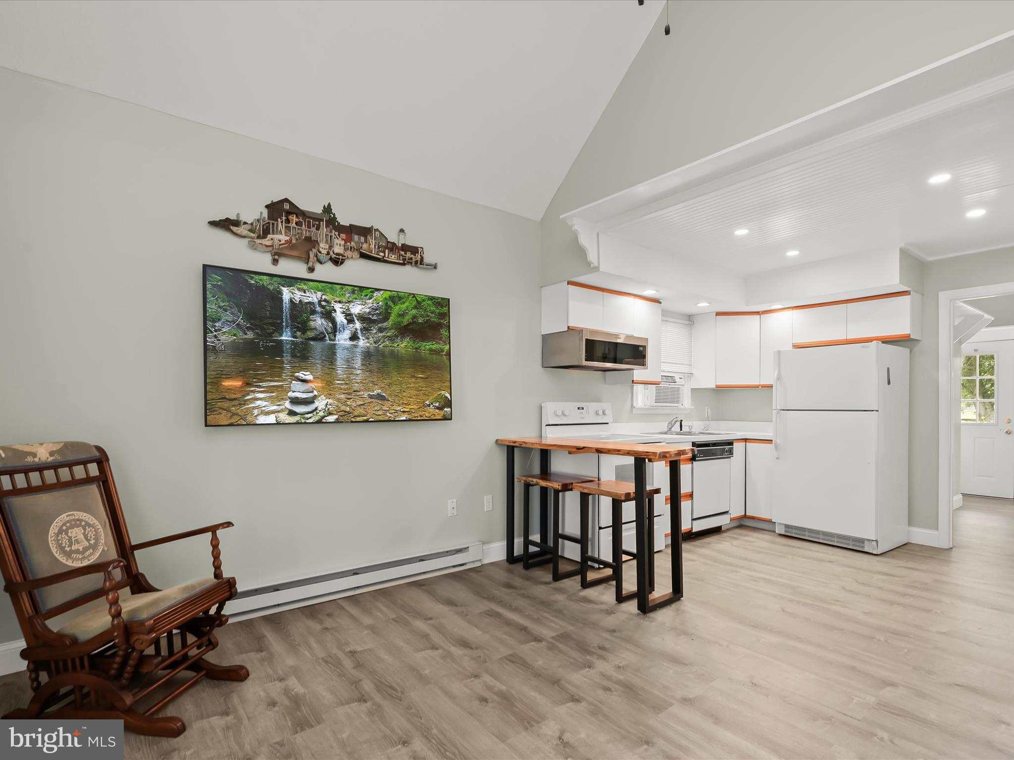 LAKE SHORE - Residential