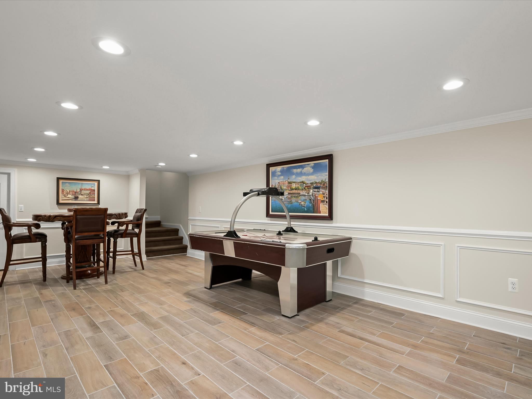 LAKE SHORE - Residential