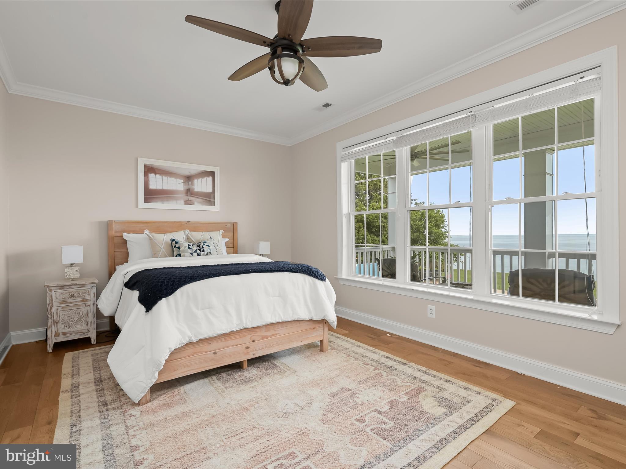 LAKE SHORE - Residential