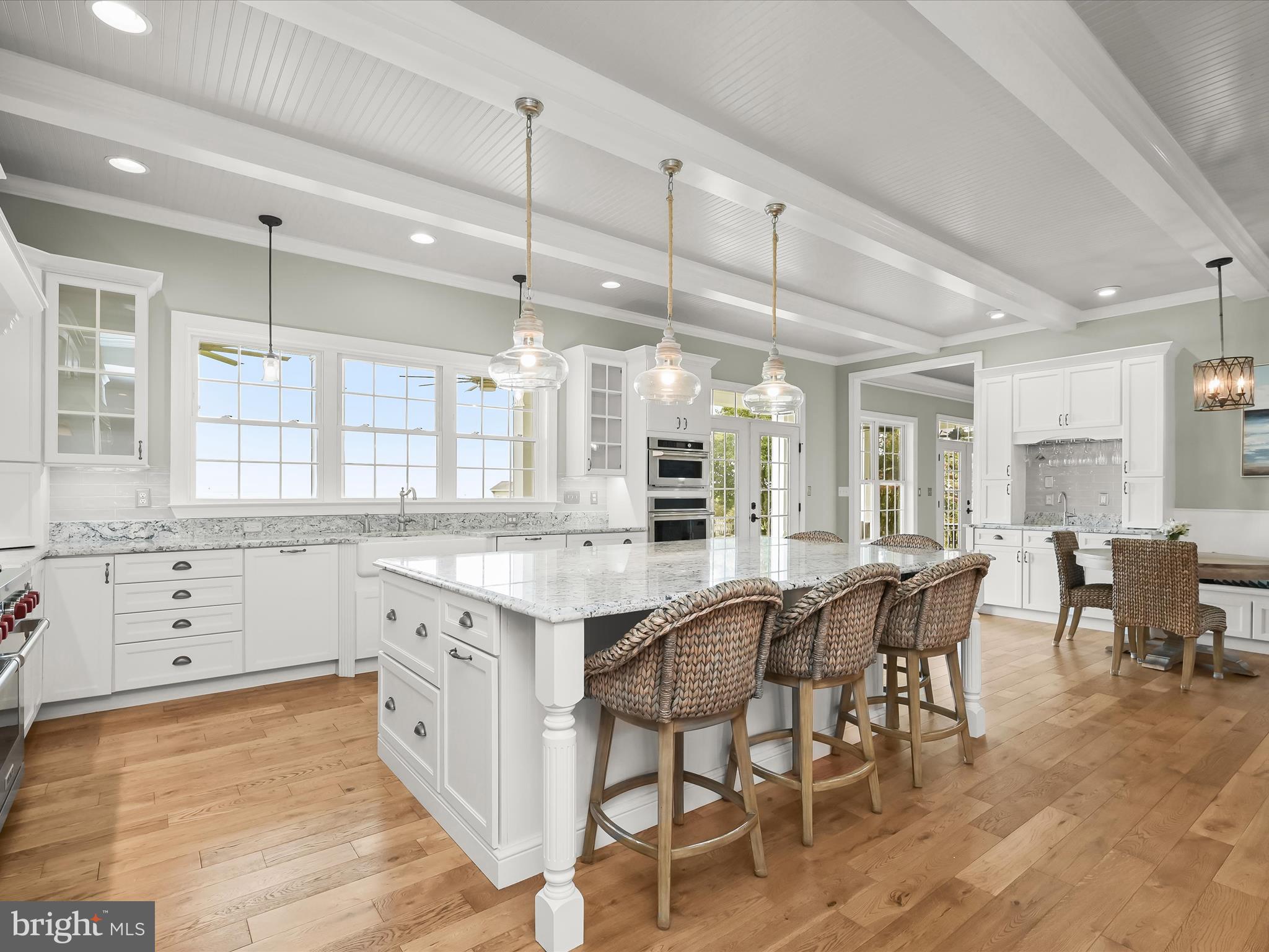 LAKE SHORE - Residential