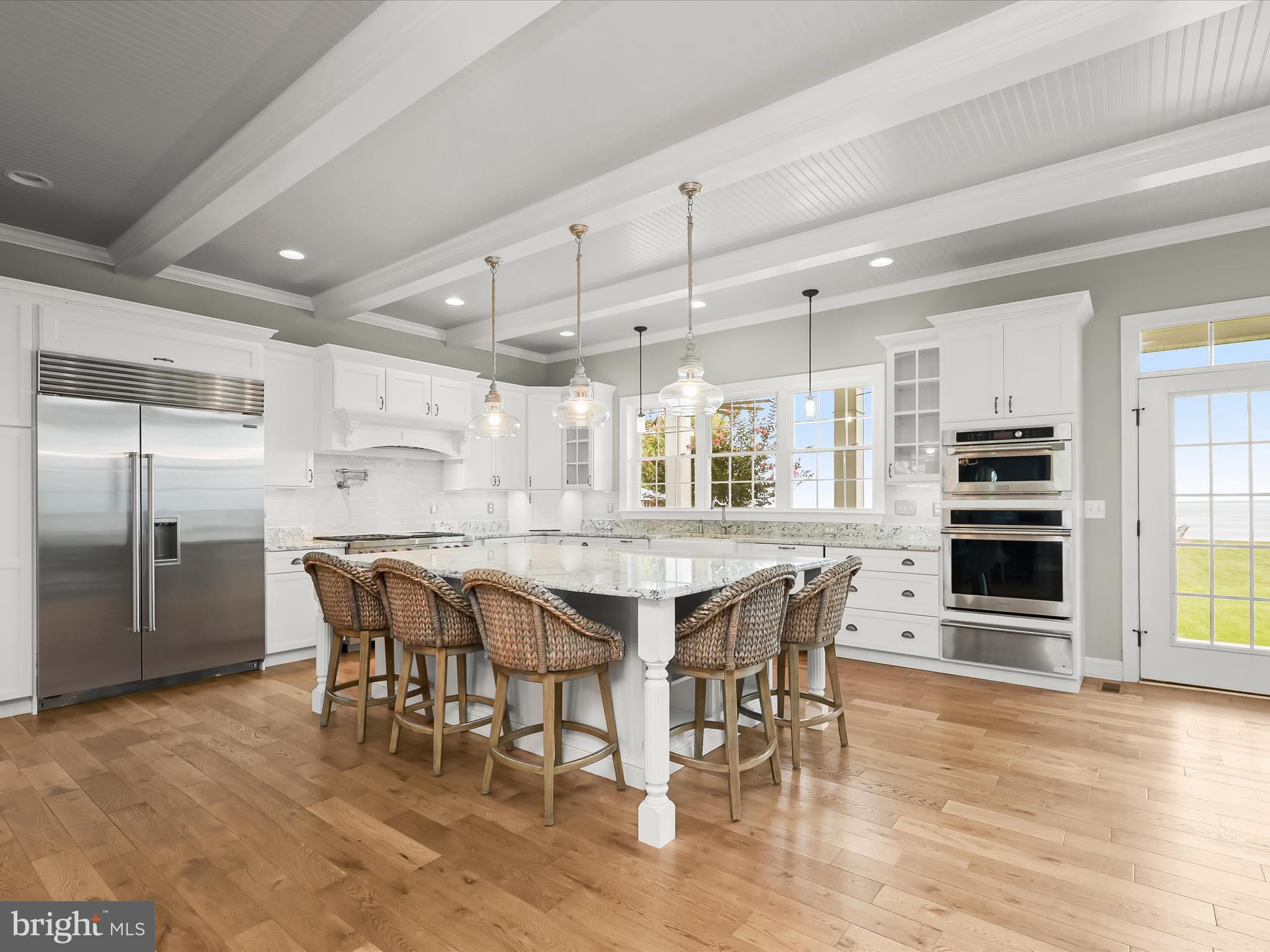 LAKE SHORE - Residential