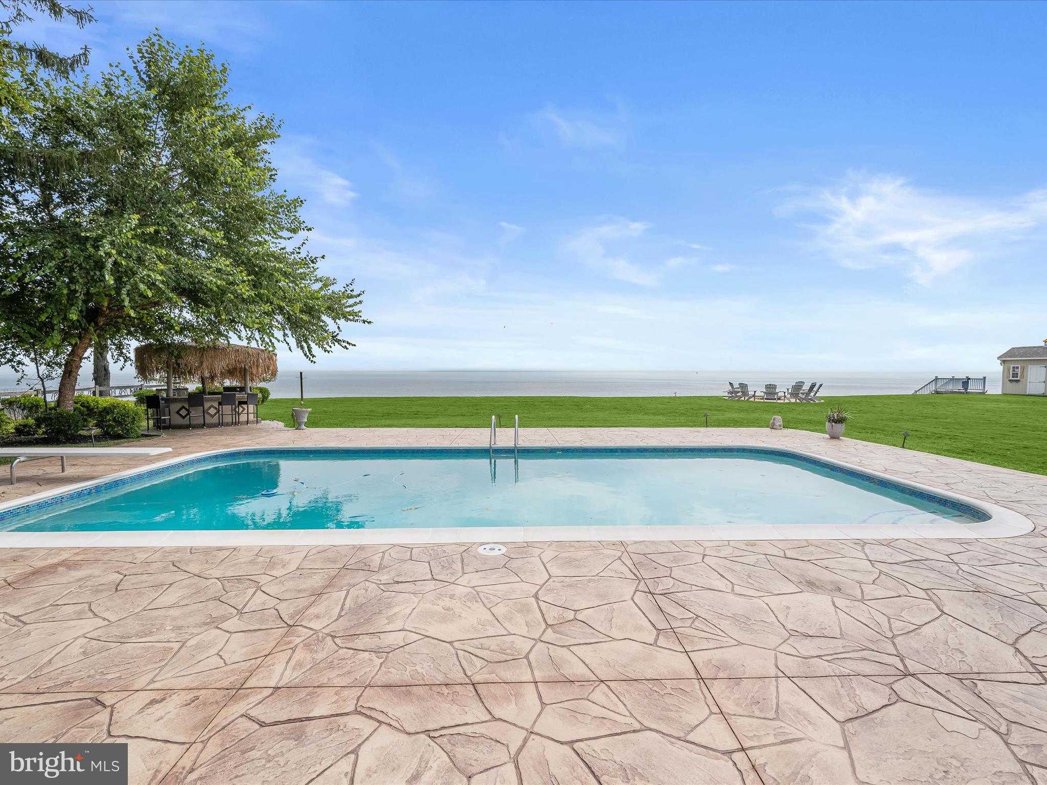 LAKE SHORE - Residential