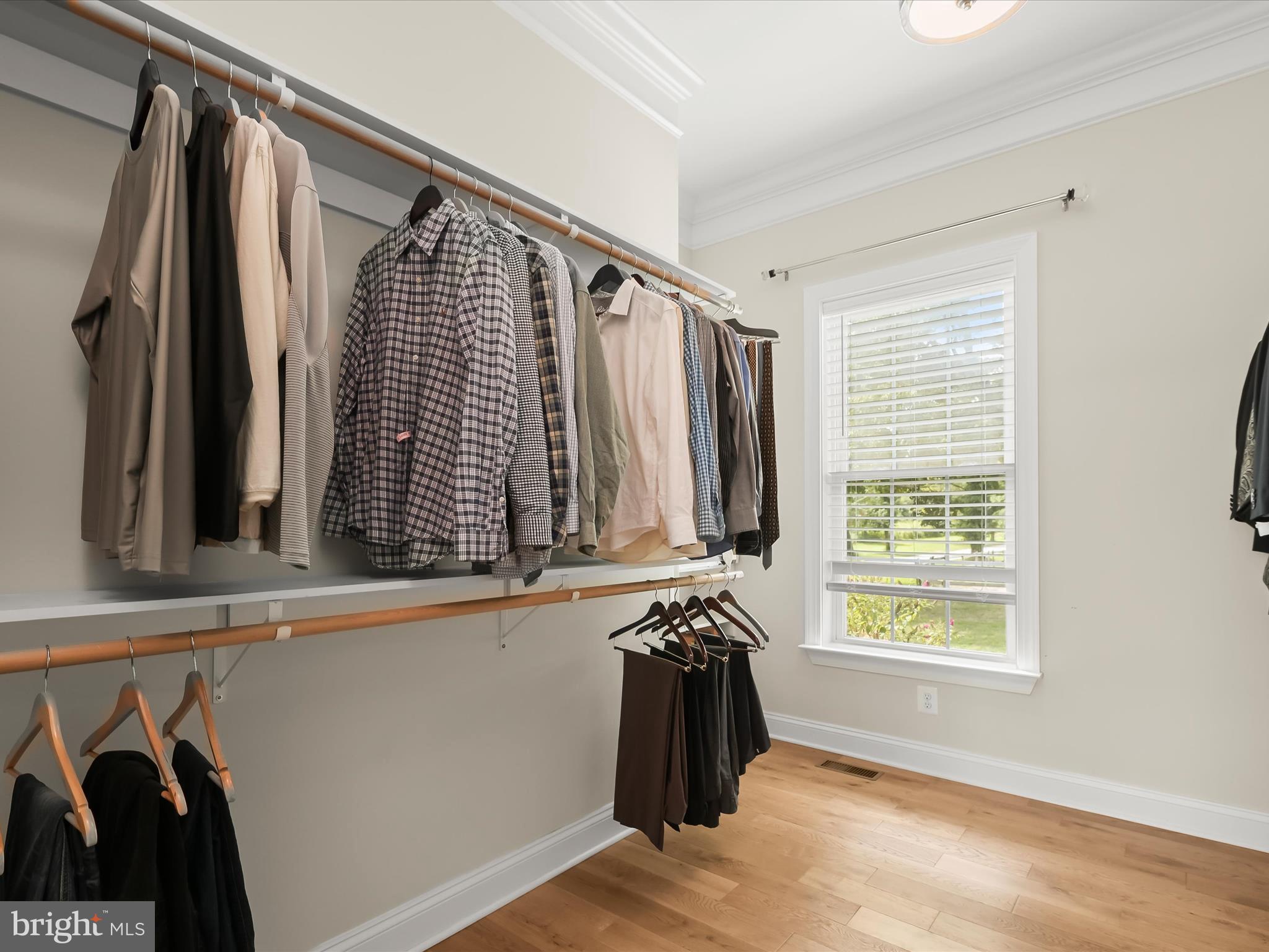 LAKE SHORE - Residential