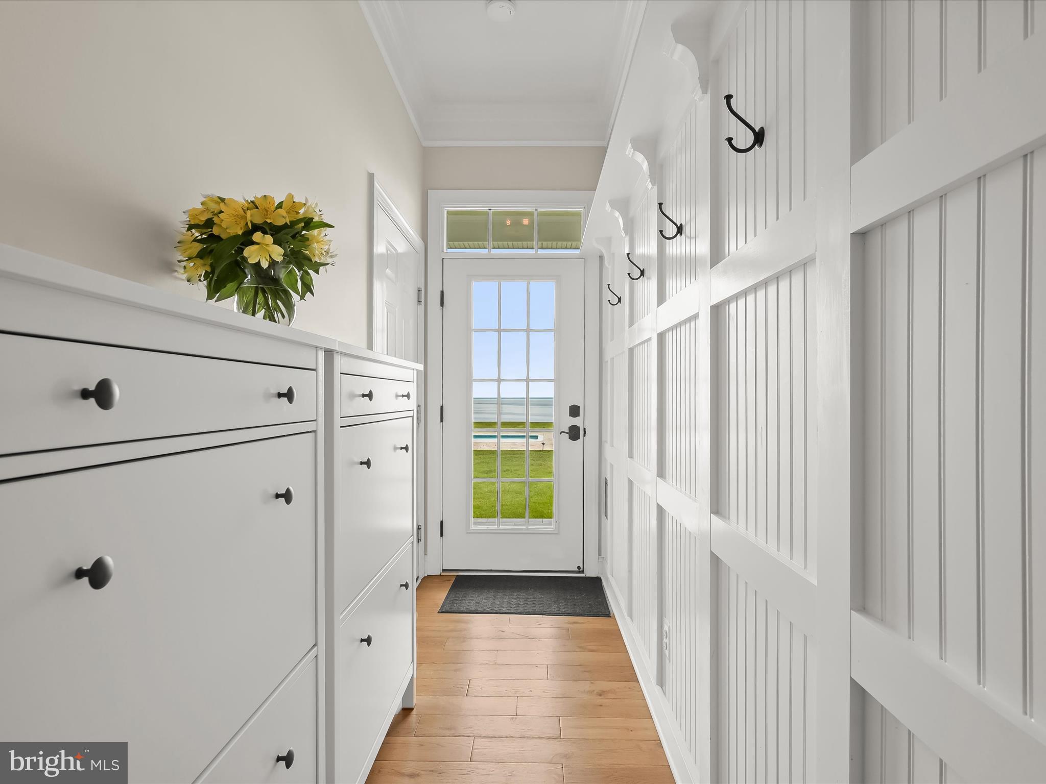 LAKE SHORE - Residential