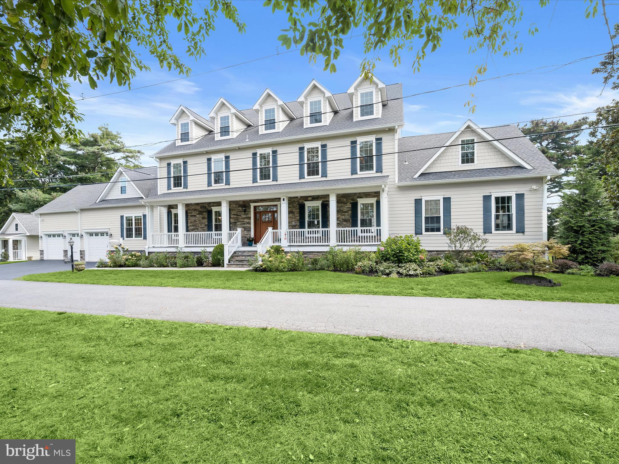 LAKE SHORE - Residential