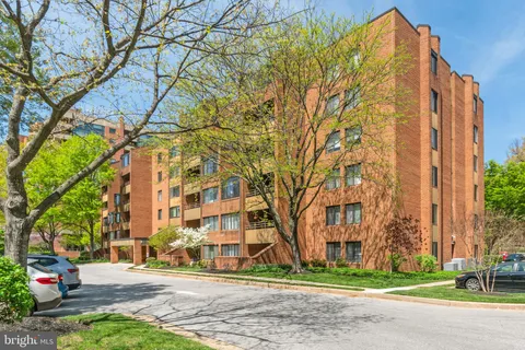 1 Southerly Court Unit 404, Towson, MD MLS: MDBC2125836