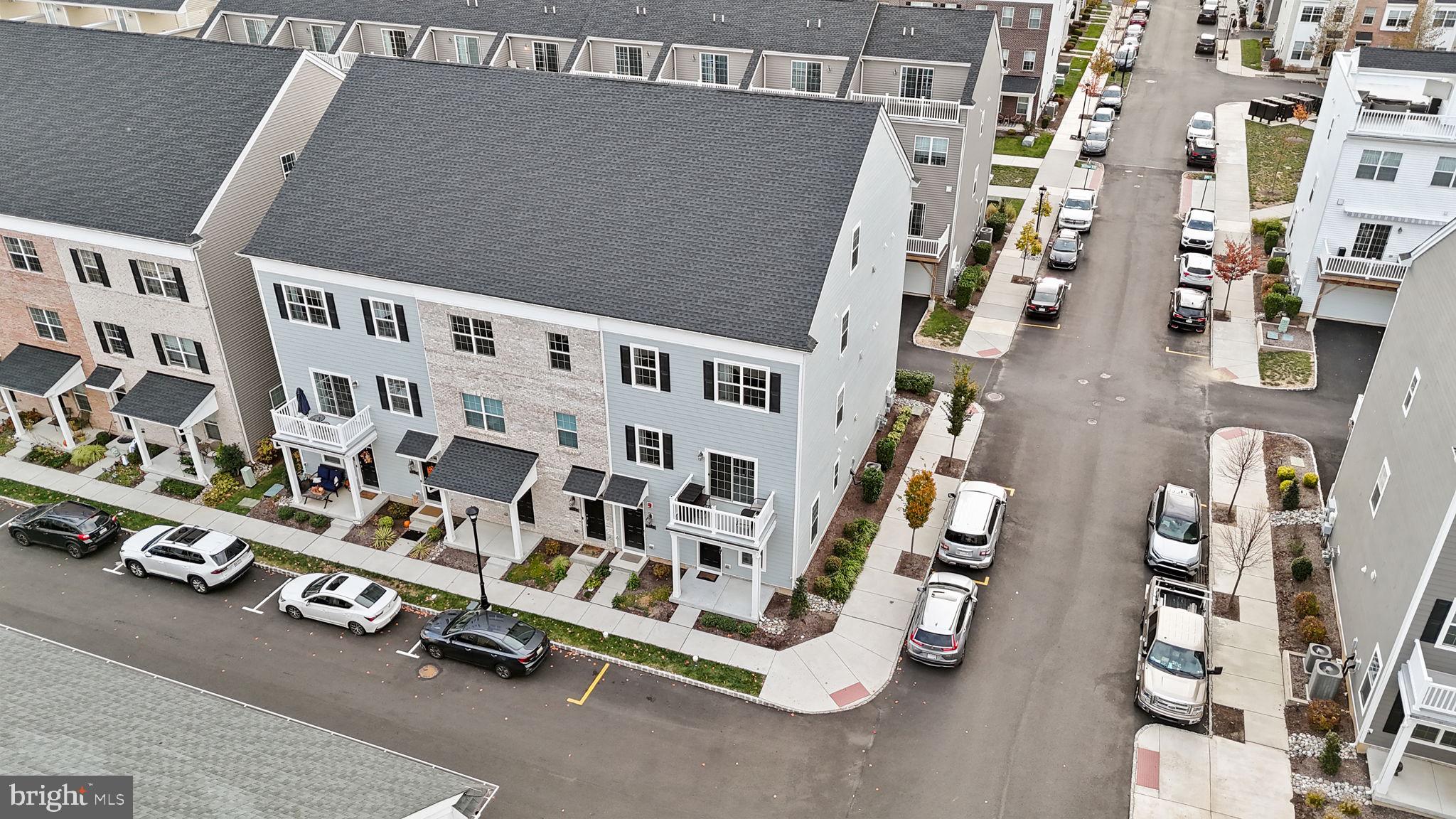 WATERSIDE - Residential