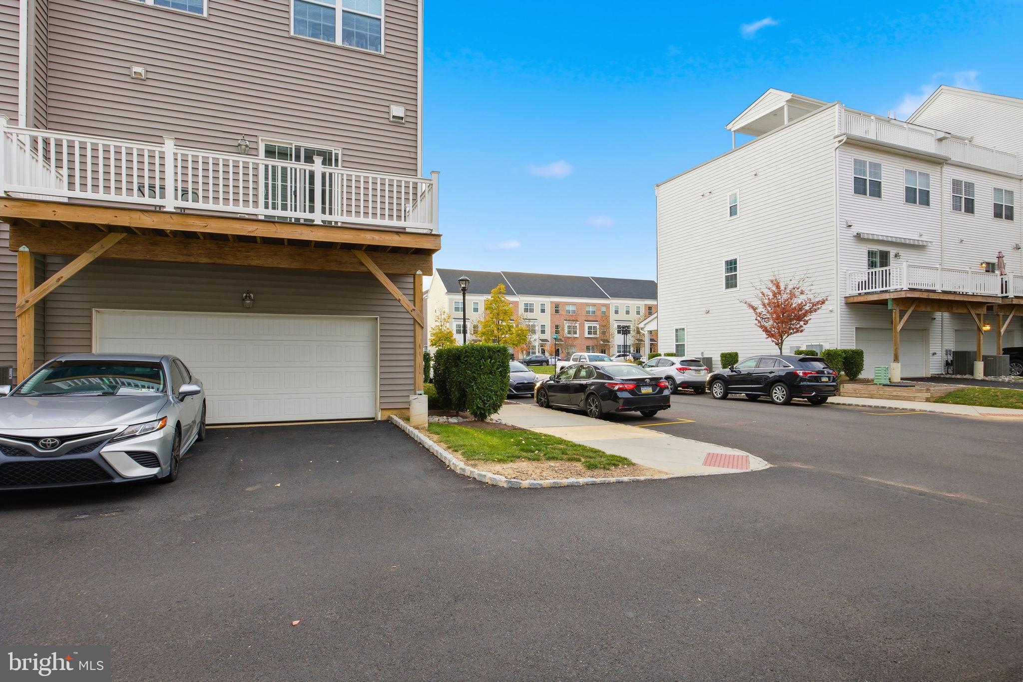 WATERSIDE - Residential