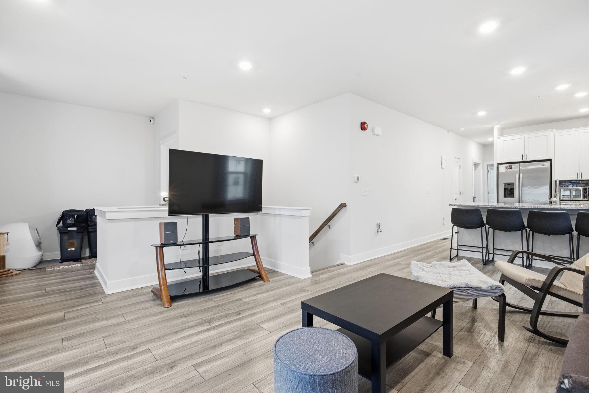 WATERSIDE - Residential