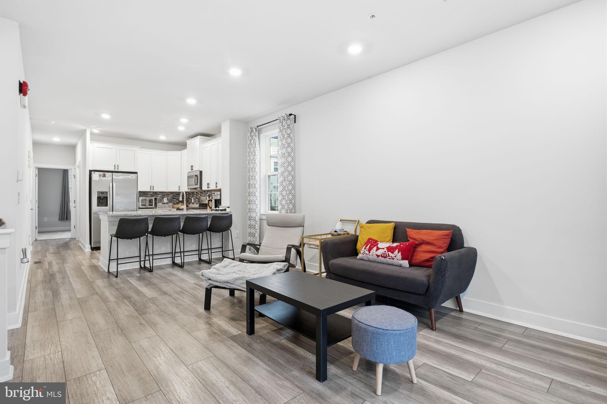 WATERSIDE - Residential