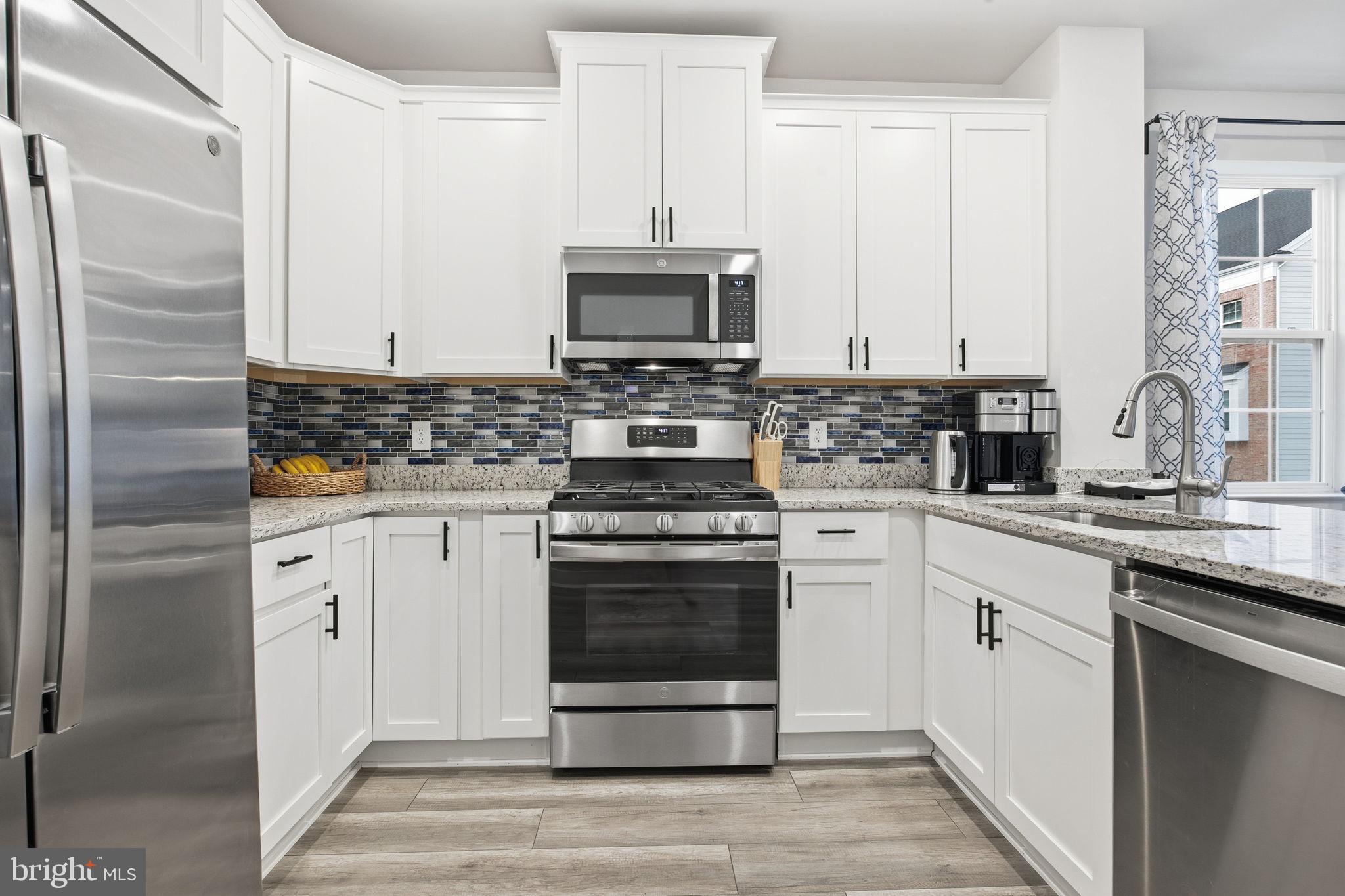 WATERSIDE - Residential