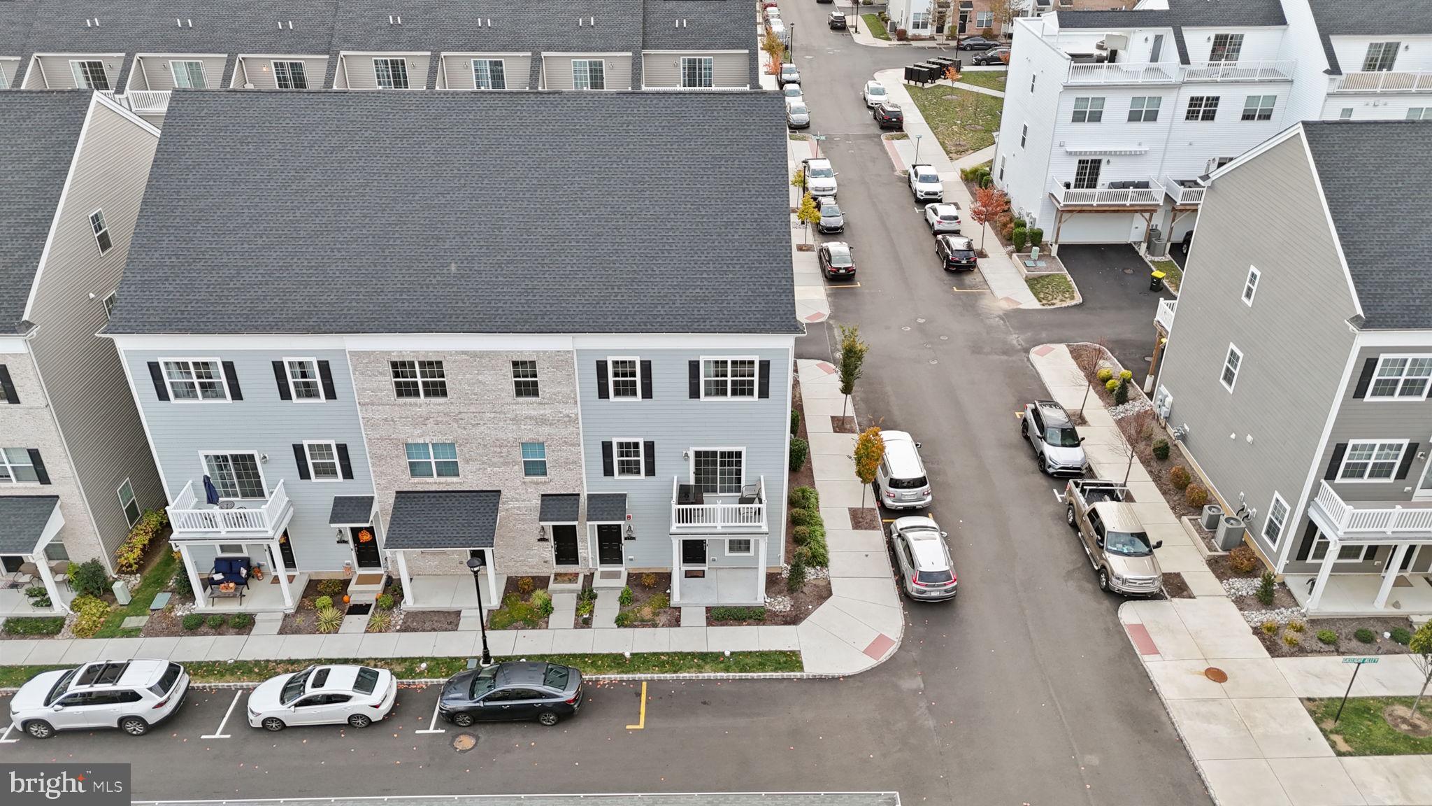 WATERSIDE - Residential