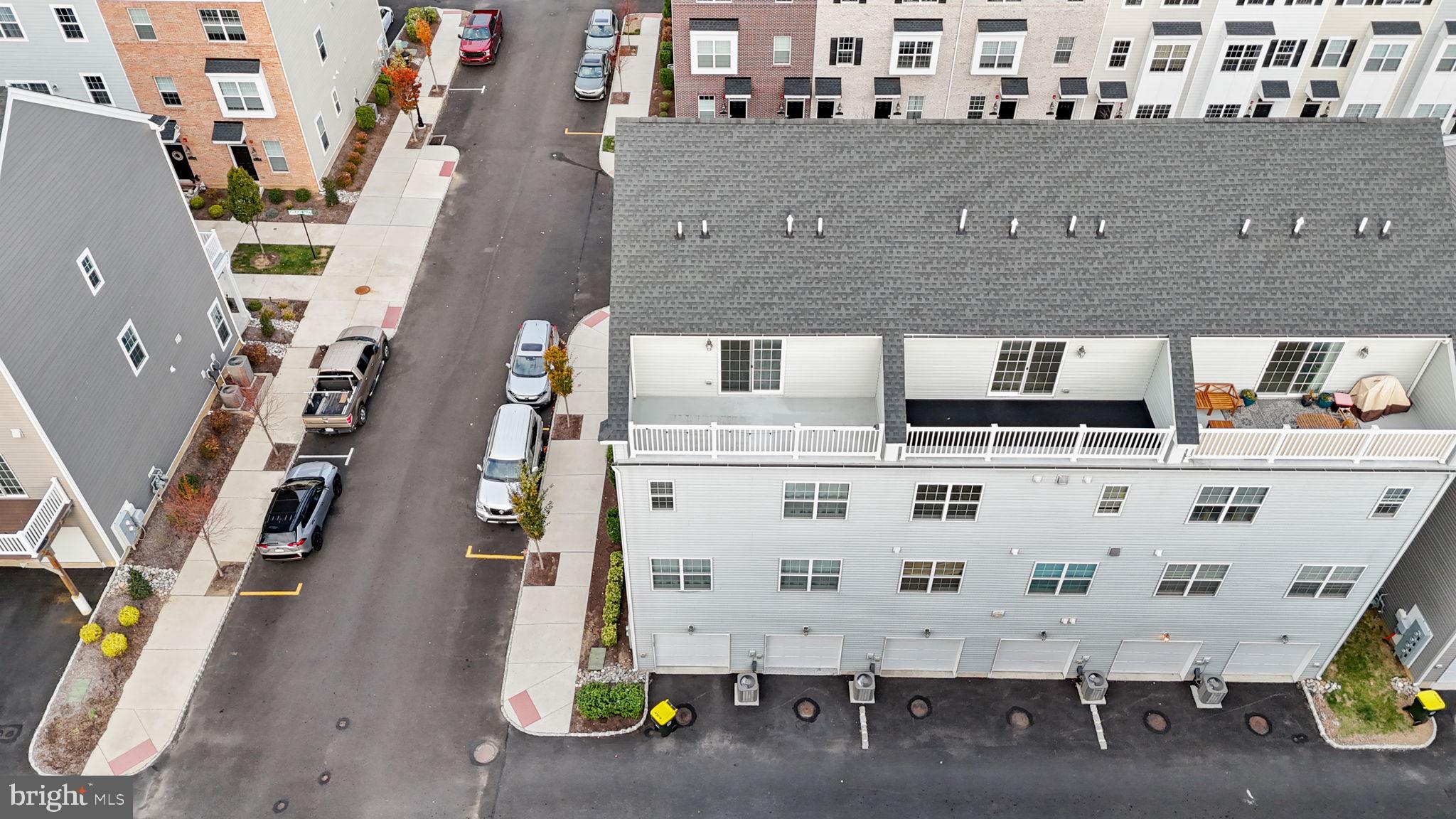 WATERSIDE - Residential