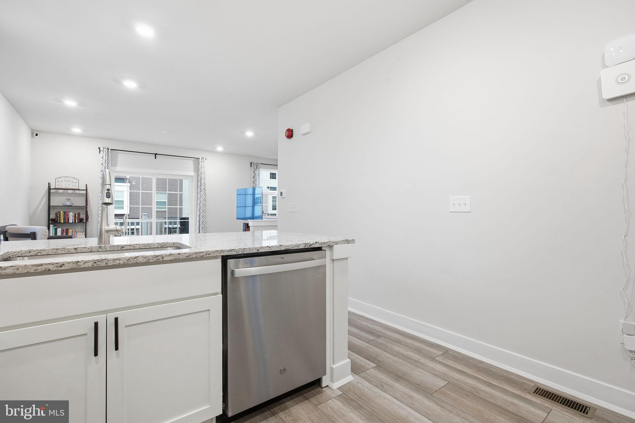 WATERSIDE - Residential