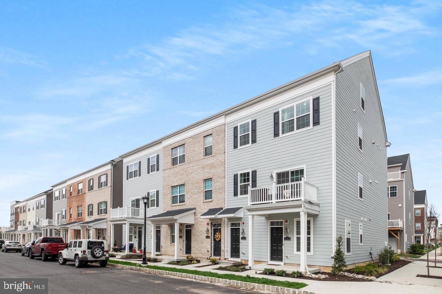 WATERSIDE - Residential