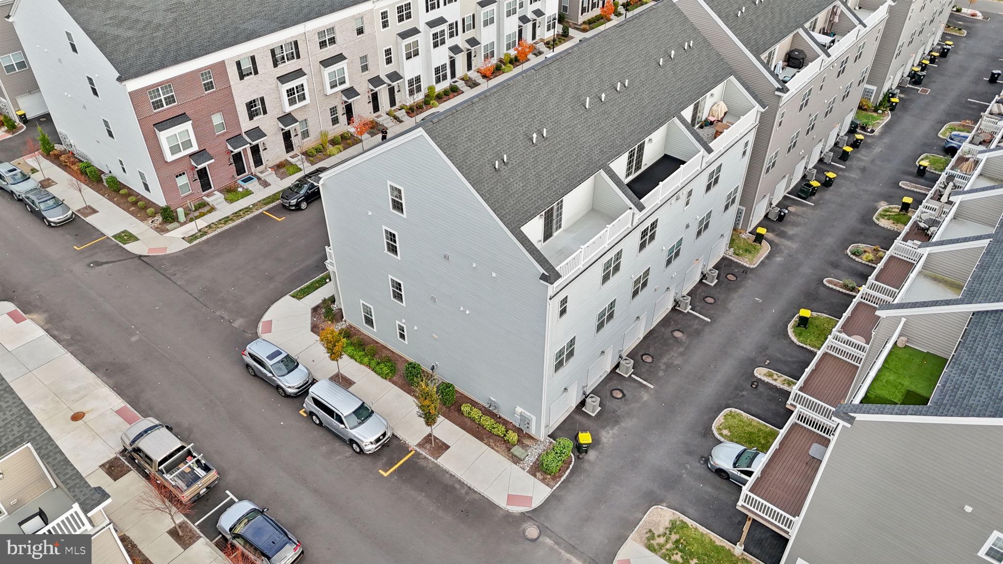 WATERSIDE - Residential