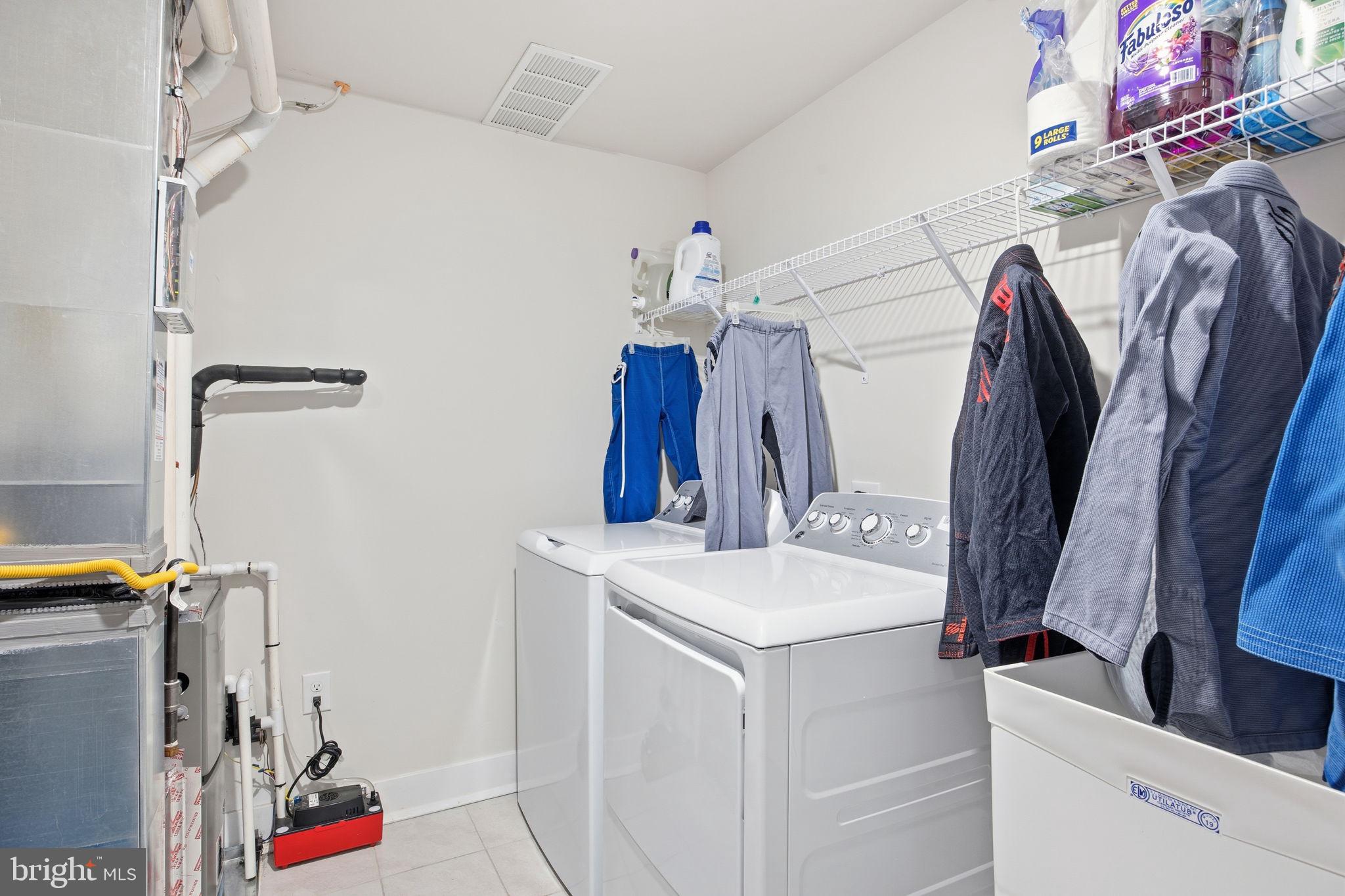 WATERSIDE - Residential