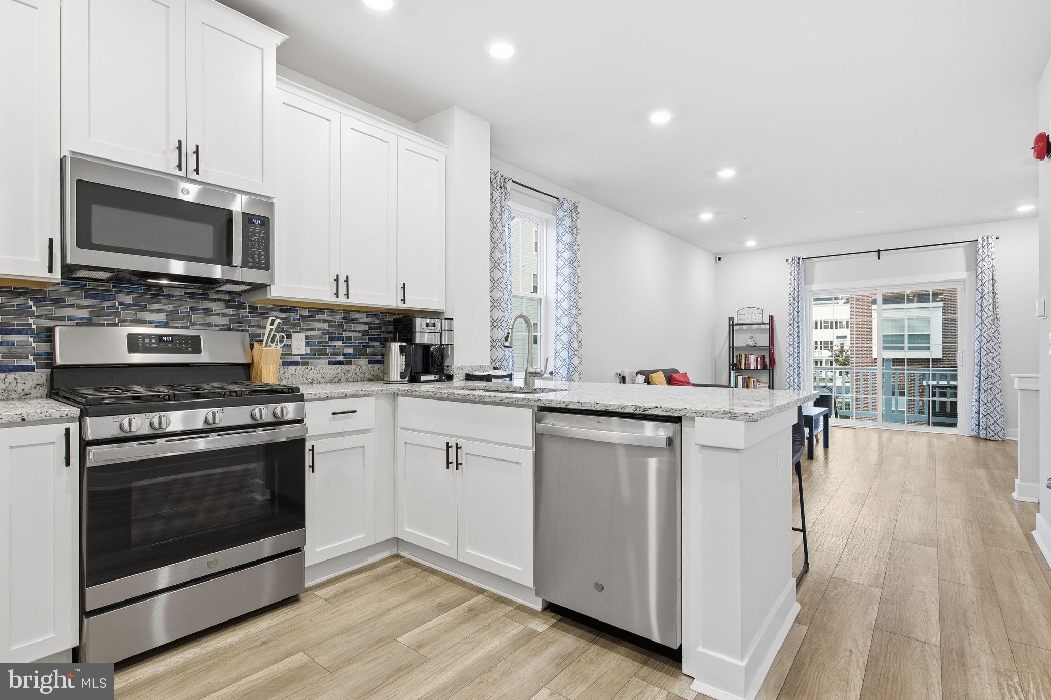 WATERSIDE - Residential