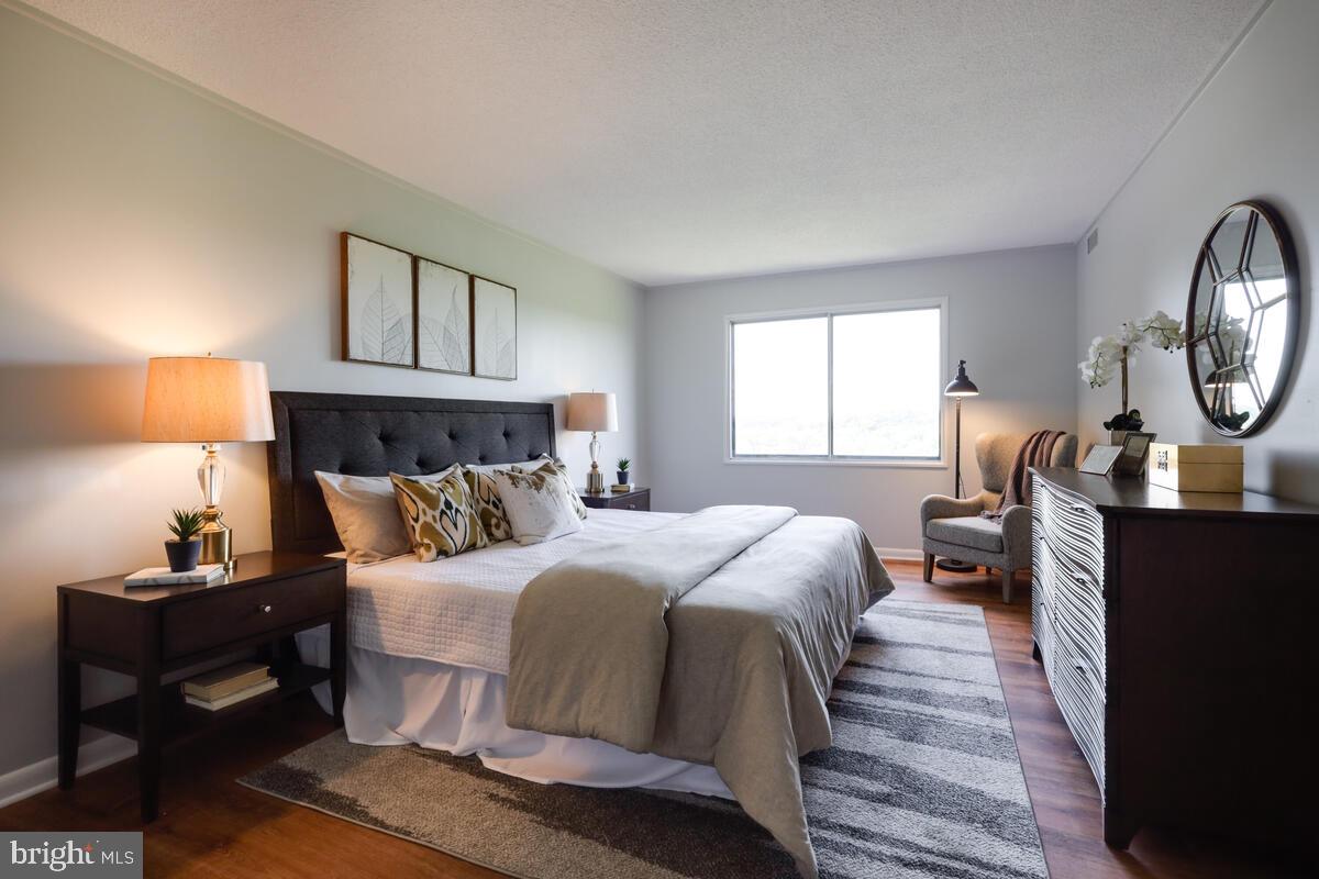 HALLMARK - Residential