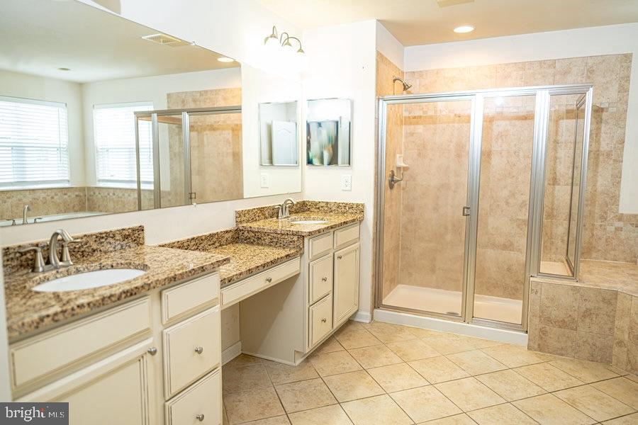 ST. CHARLES, GLENEAGLES SOUTH - Residential