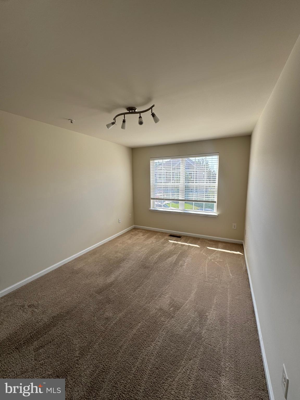 ST. CHARLES, GLENEAGLES SOUTH - Residential