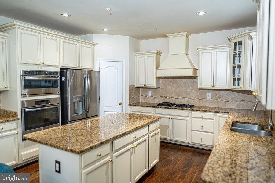 ST. CHARLES, GLENEAGLES SOUTH - Residential