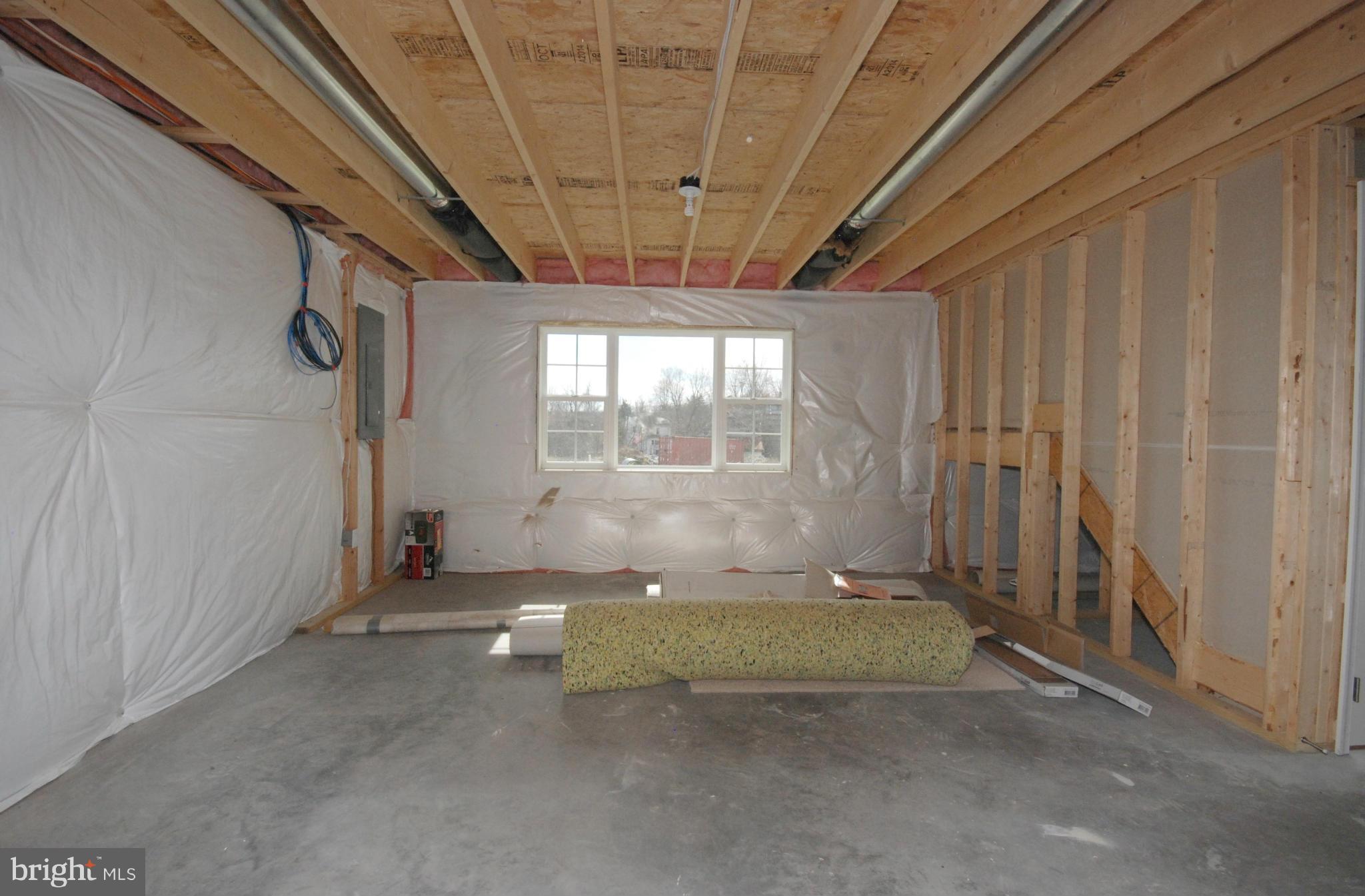 MADISON ESTATES - Residential